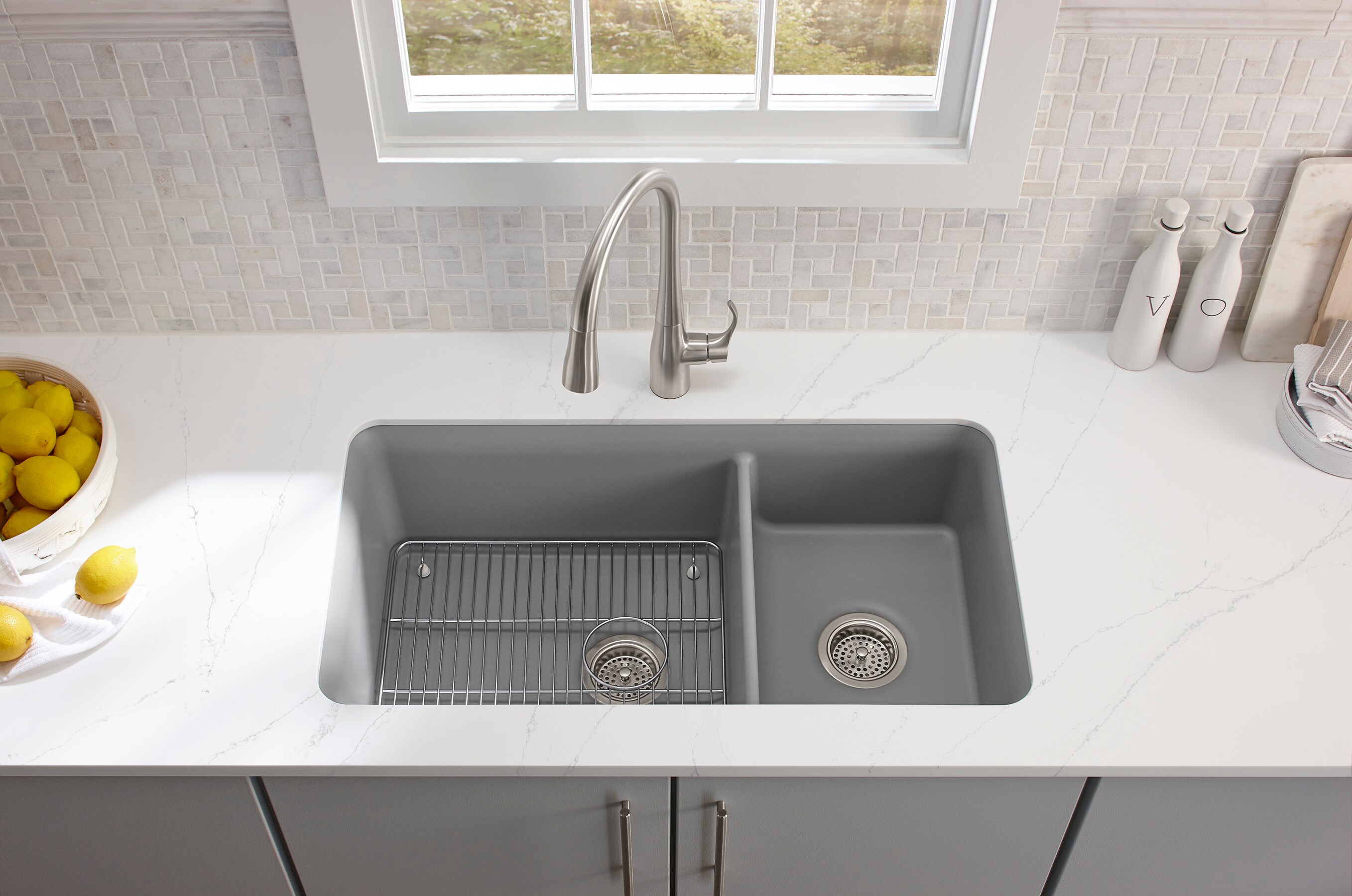 Vibrant Stainless Steel Single Handle Pull Down Kitchen Faucet