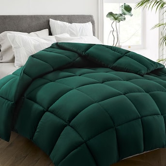JEAREY Down Alternative Comforter Green Solid Reversible King Comforter  (Polyester with Down Alternative Fill) in the Comforters & Bedspreads  department at
