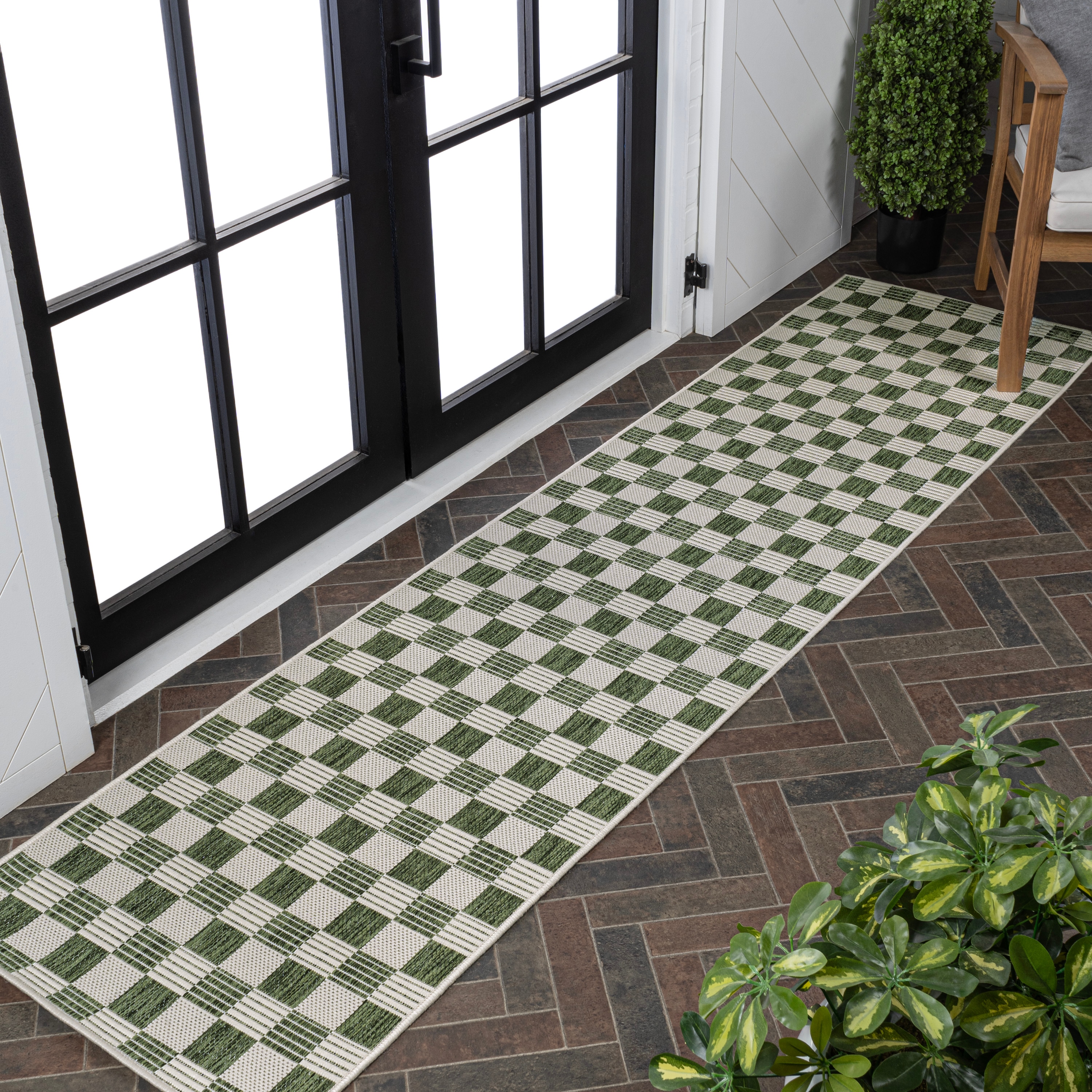 JONATHAN  Y TSN204D-28 TUSCAN SUN Aimee Cottage Checkerboard 2 x 8 (ft) Loomed Polypropylene Green/Cream Rectangular Indoor/Outdoor Geometric Farmhouse/Cottage Runner rug