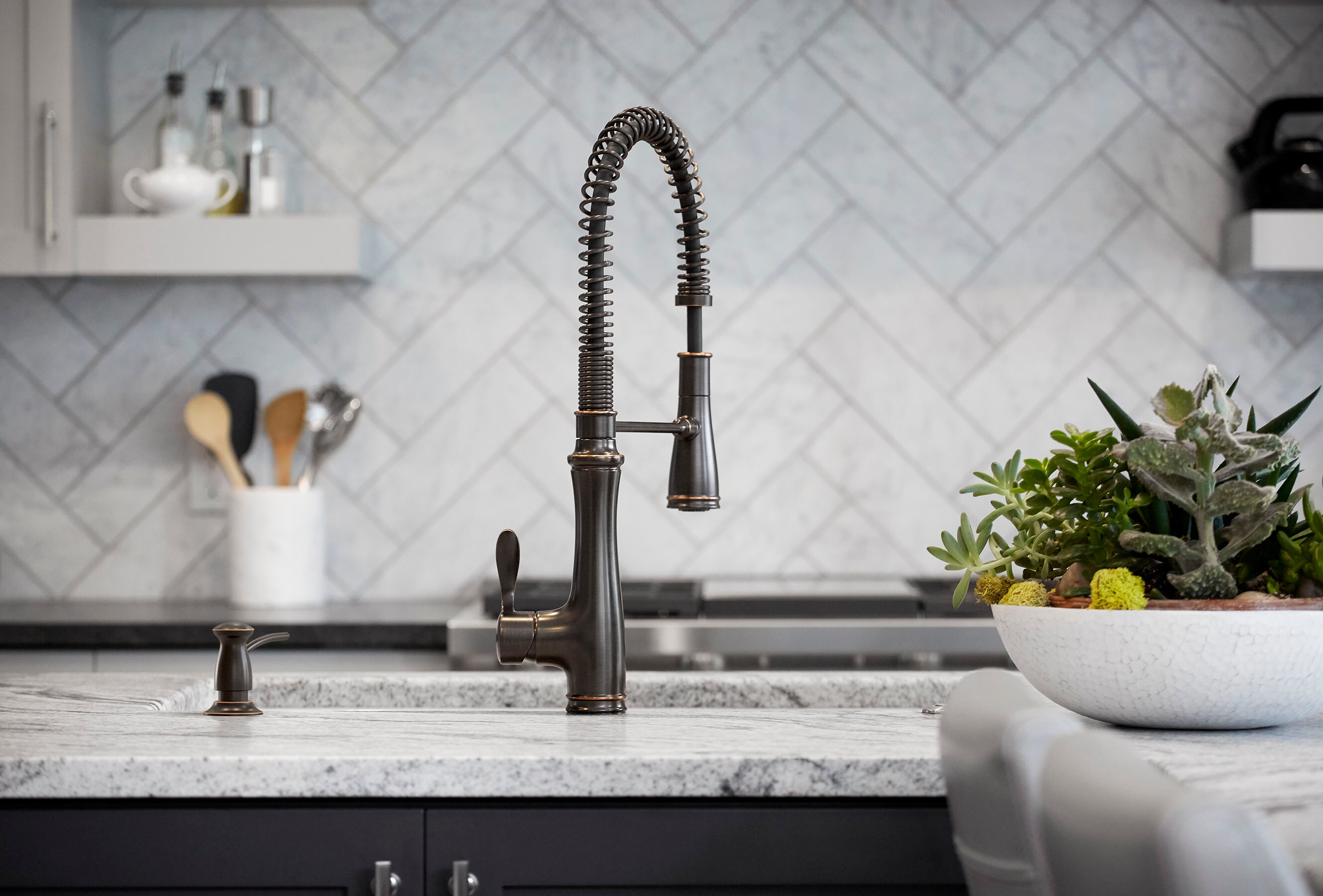 KOHLER K-29106-2BZ Bellera Pre-Rinse Spring Oil-Rubbed Bronze Single Handle Deck-mount Pull-down Kitchen Faucet with Sprayer