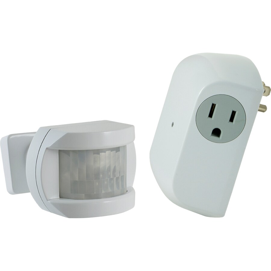 Utilitech White Motion Sensor/Dusk-to-dawn Light Control at