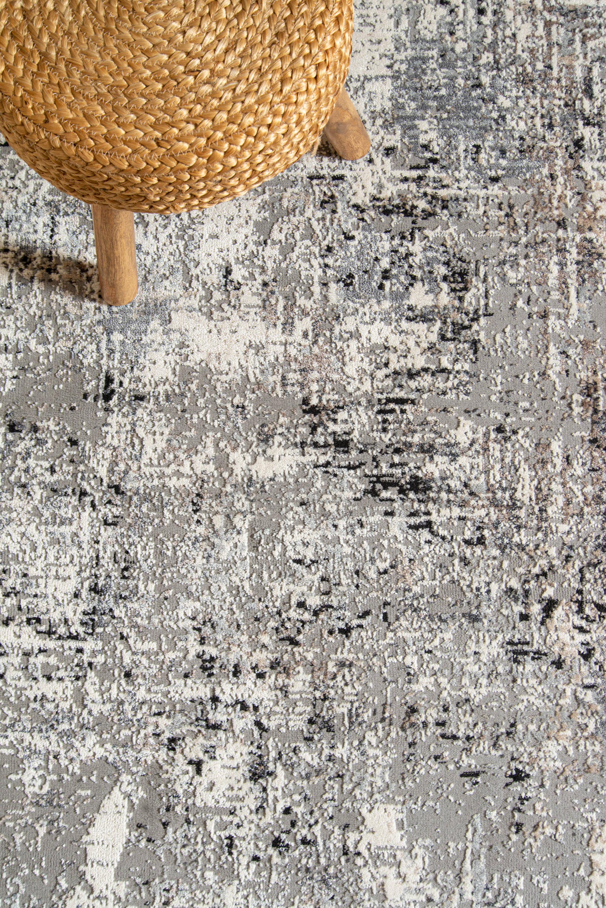 United Weavers Of America 4535 10277 88R rugs - View #6