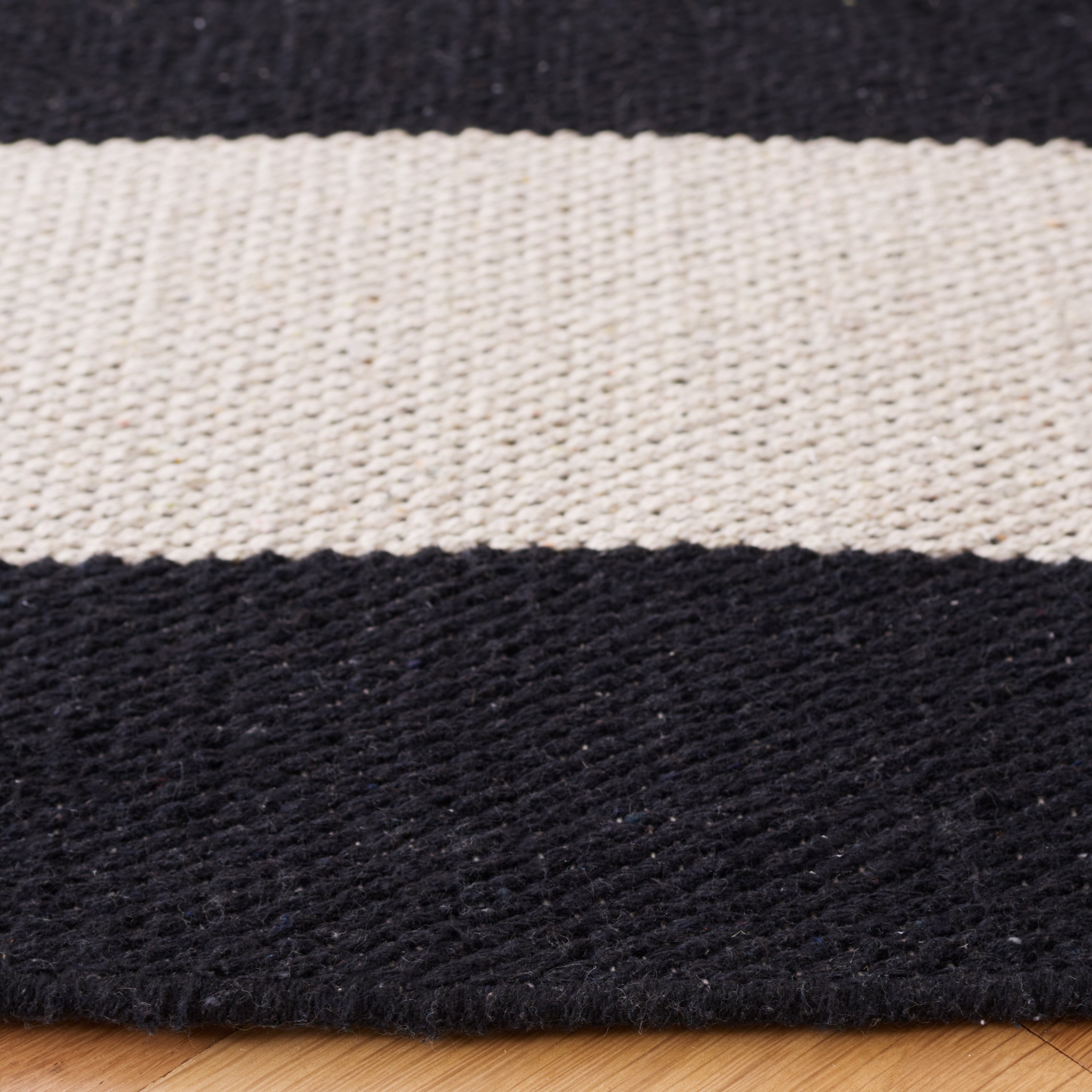 Safavieh MTK705Z-6R rugs - View #3