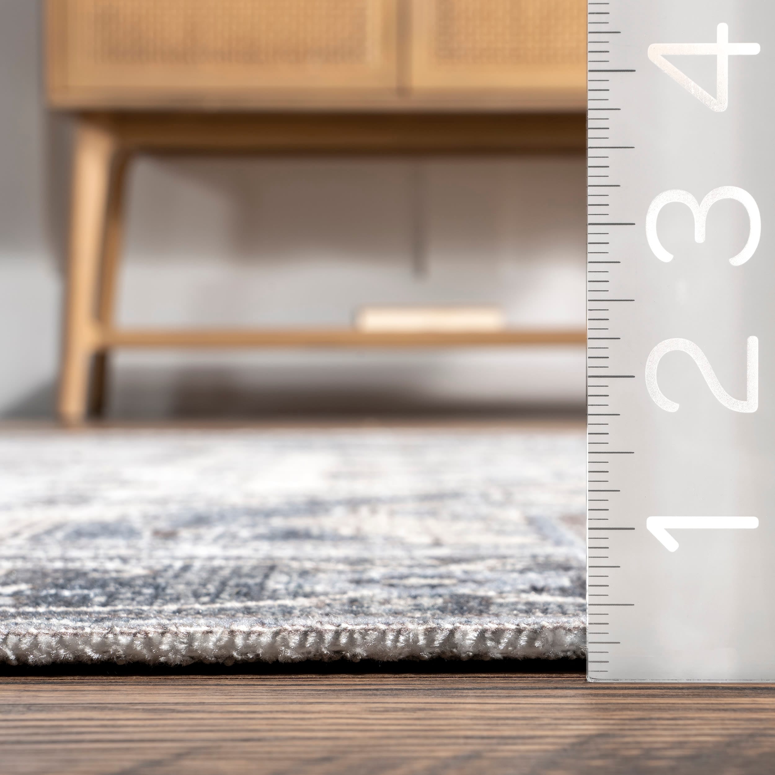 Light Gray Synthetic Washable Rectangular Area Rug with Fringed Ends