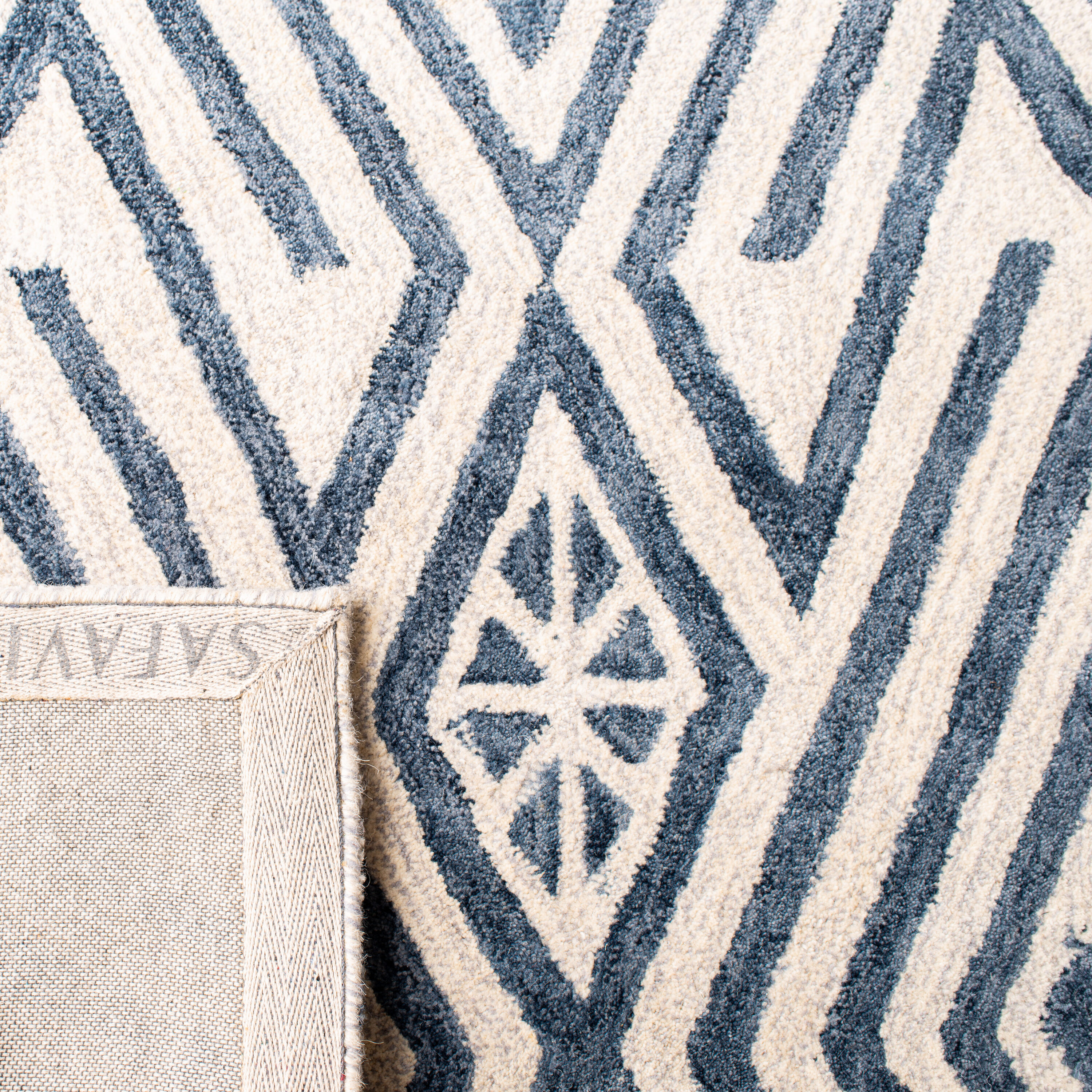 Artisan Blue Wool 4' x 6' Hand-Tufted Rectangular Area Rug
