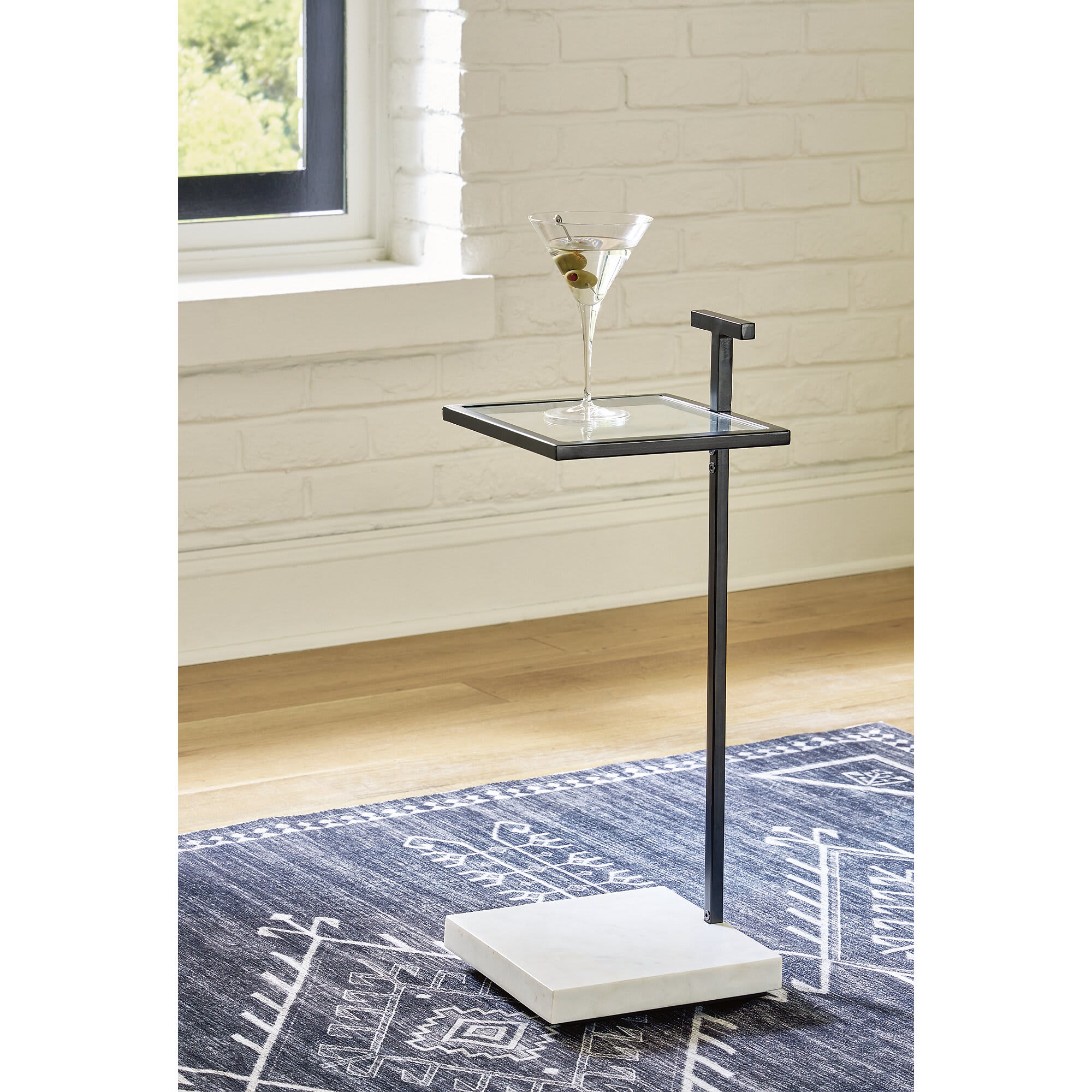 Signature Design by Ashley A4000630 End-Tables - View #2