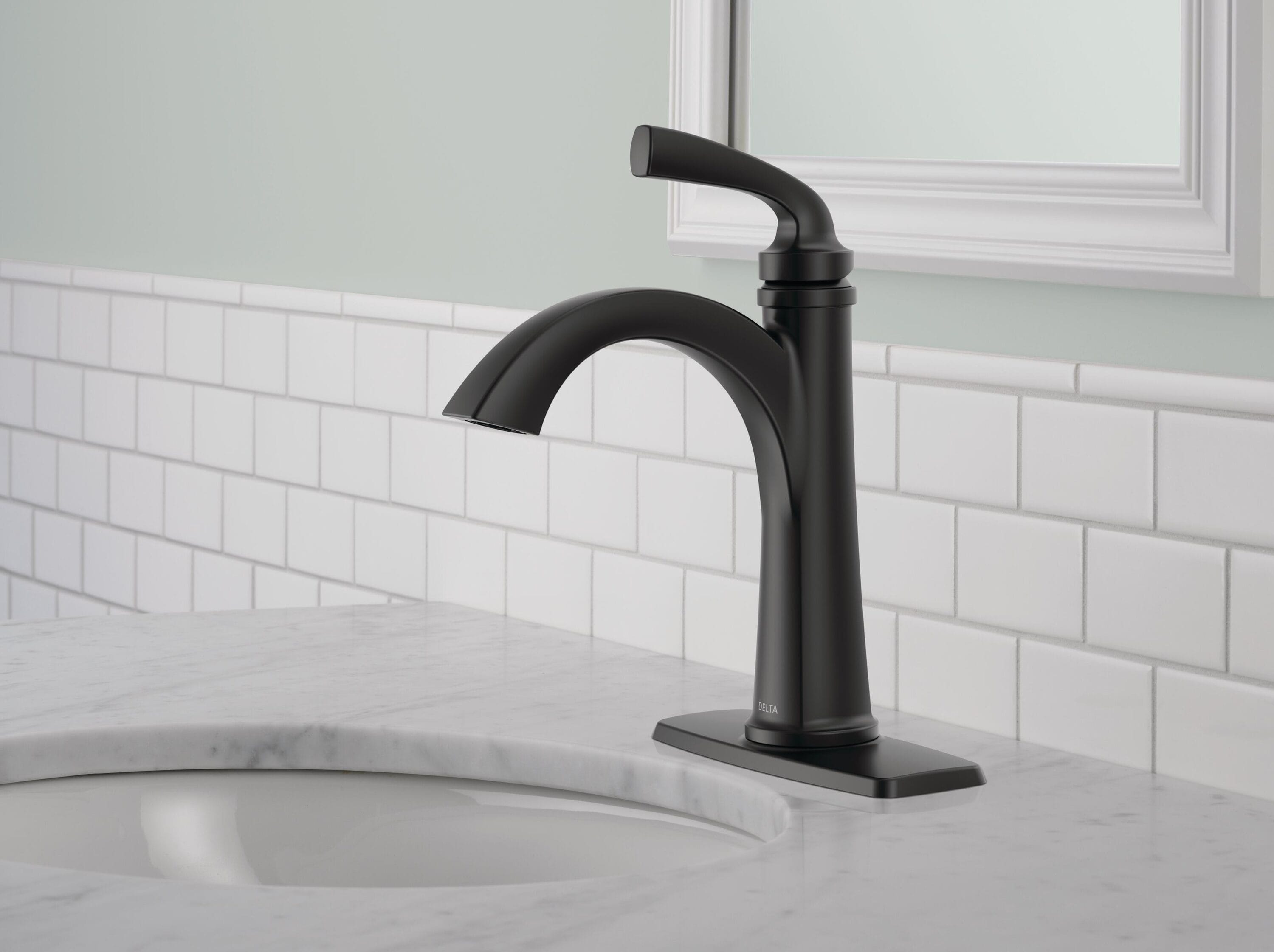 Matte Black Single Handle Bathroom Faucet with Deck Plate