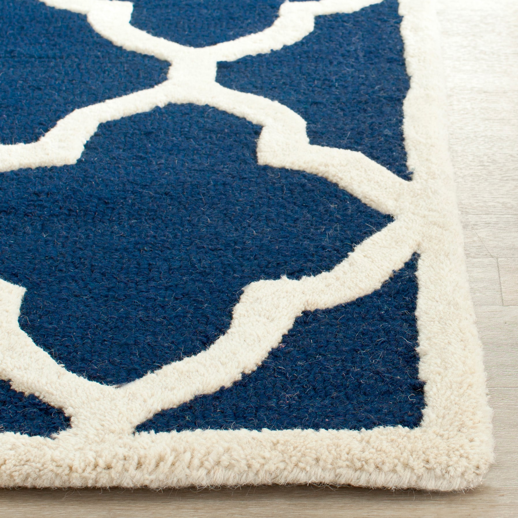 Safavieh CAM312M-8 rugs - View #3