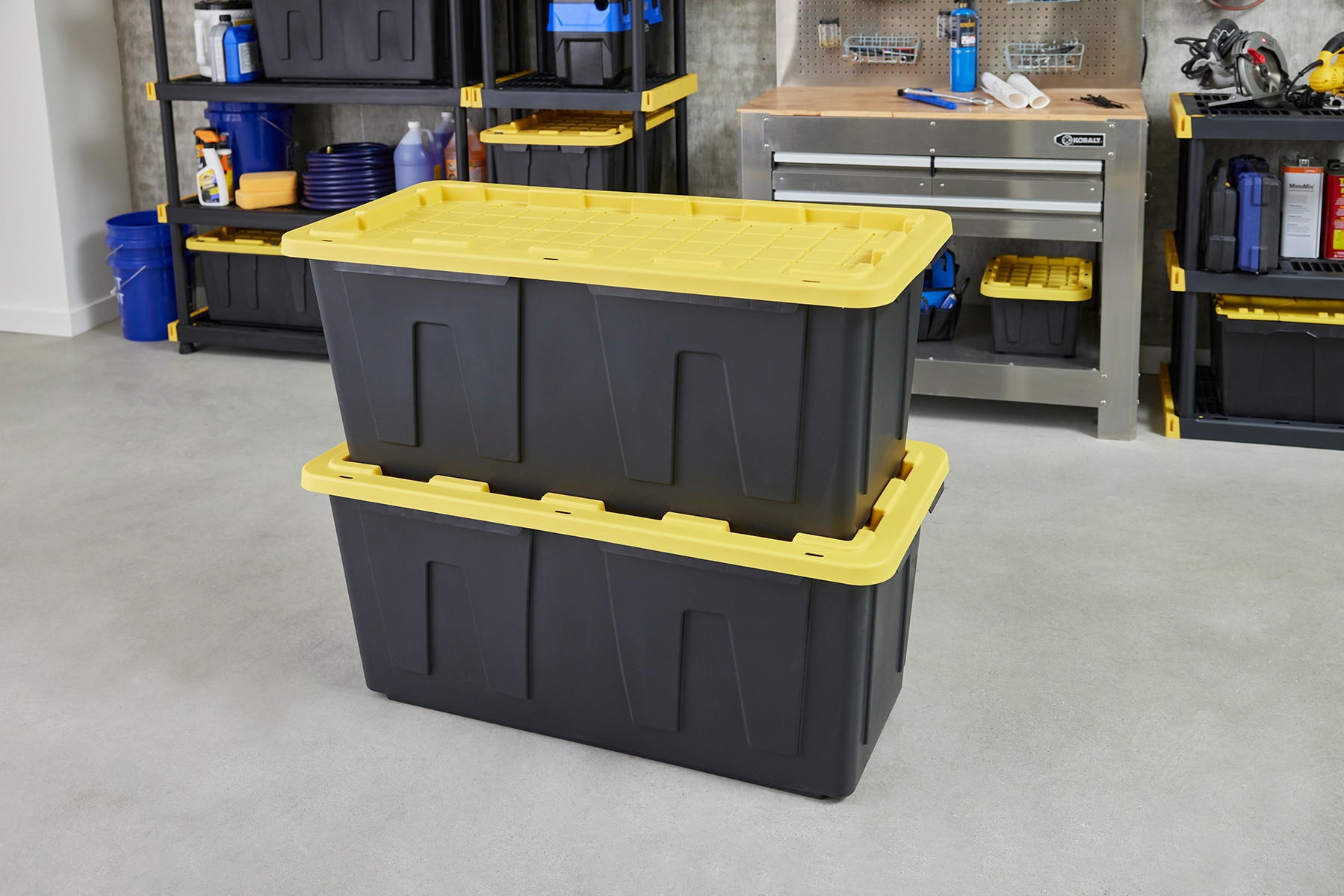 Project Source Commander X-large 40-Gallons (160-Quart) Black/Yellow Heavy  Duty Tote with Standard Snap Lid in the Plastic Storage Containers  department at