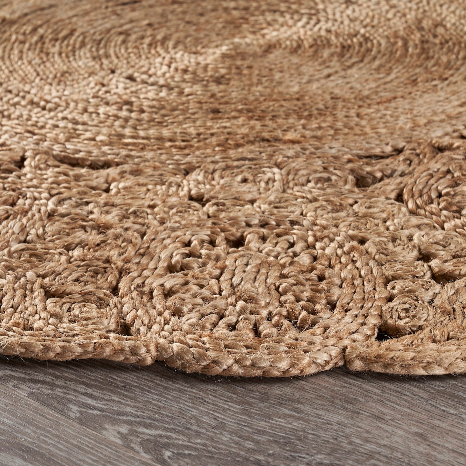 Handmade Natural Jute Round Braided Floral Area Rug