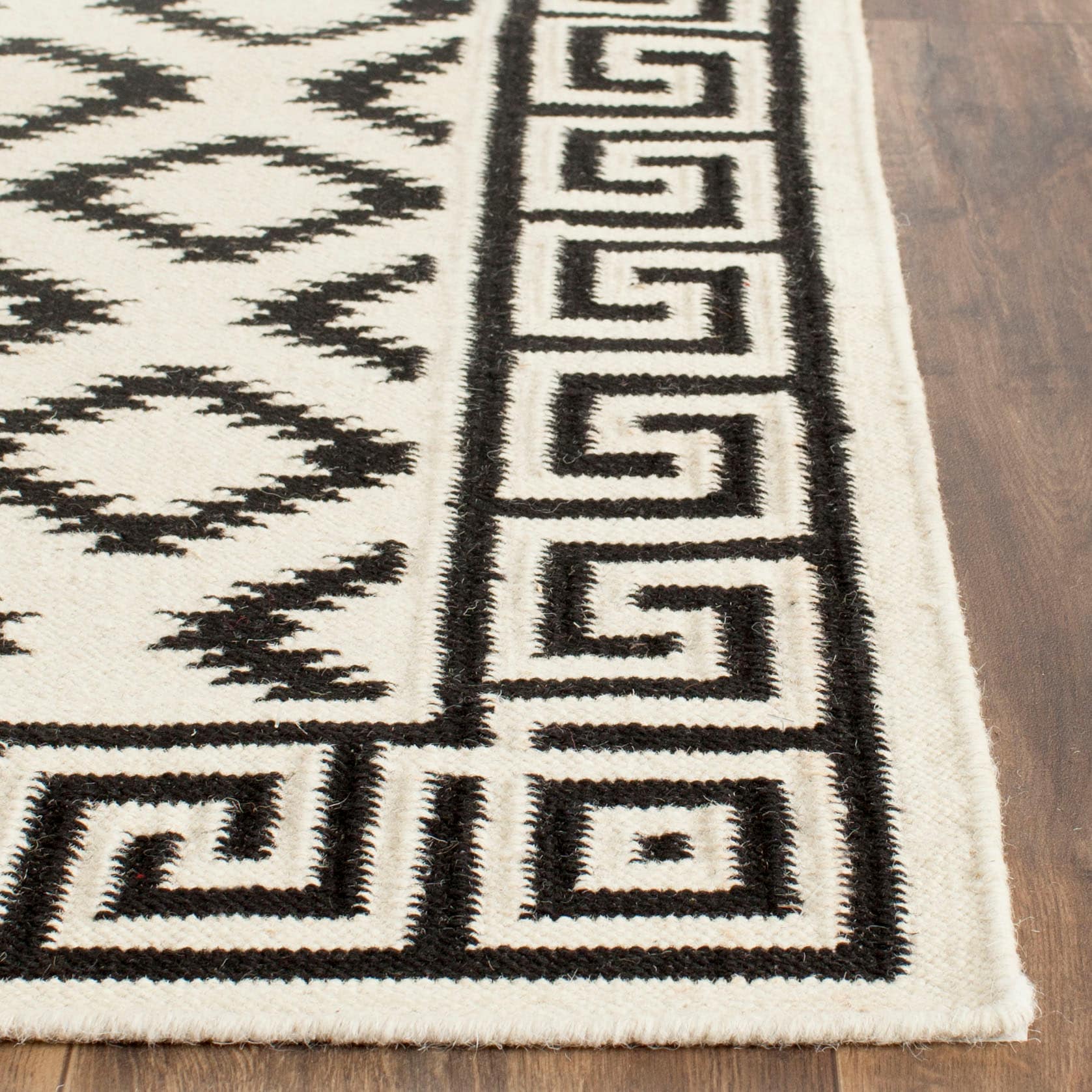 Safavieh DHU411A-8 rugs - View #3
