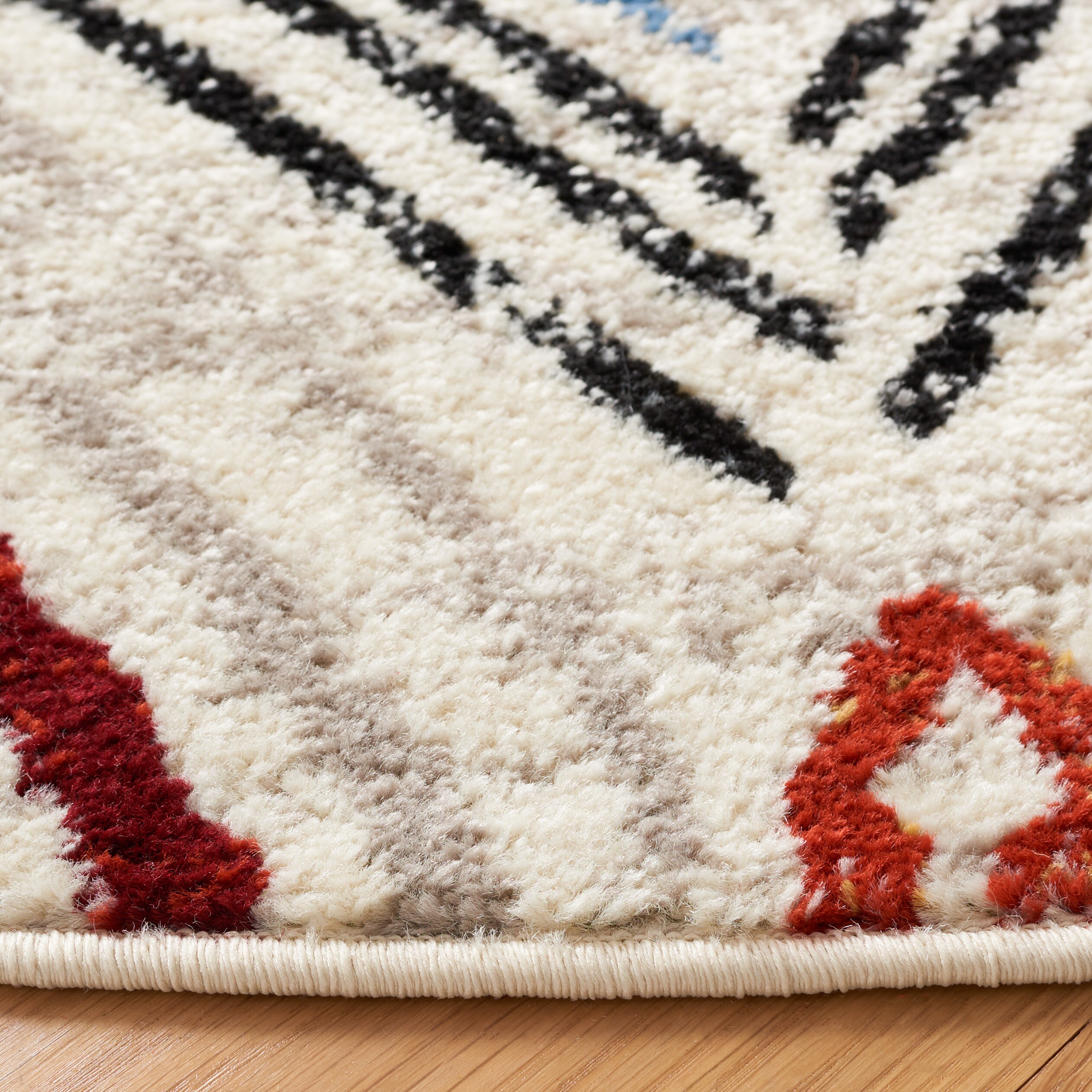 Safavieh AMS110B-7R rugs - View #3