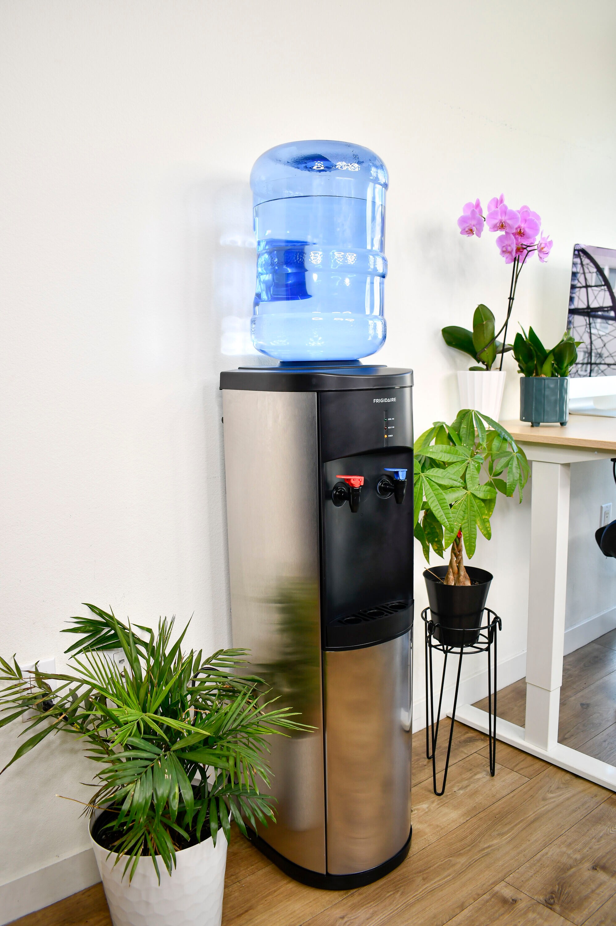 Frigidaire EFWC519 Stainless Steel Water Cooler Dispenser