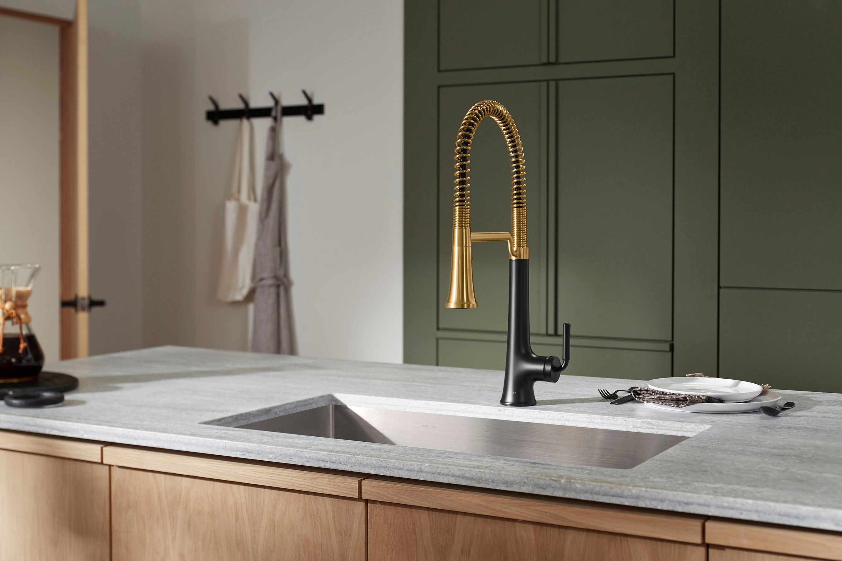 KOHLER 23765-BMB Tone Matte Black with Moderne Brass Single Handle Deck-mount Pull-down Kitchen Faucet with Sprayer