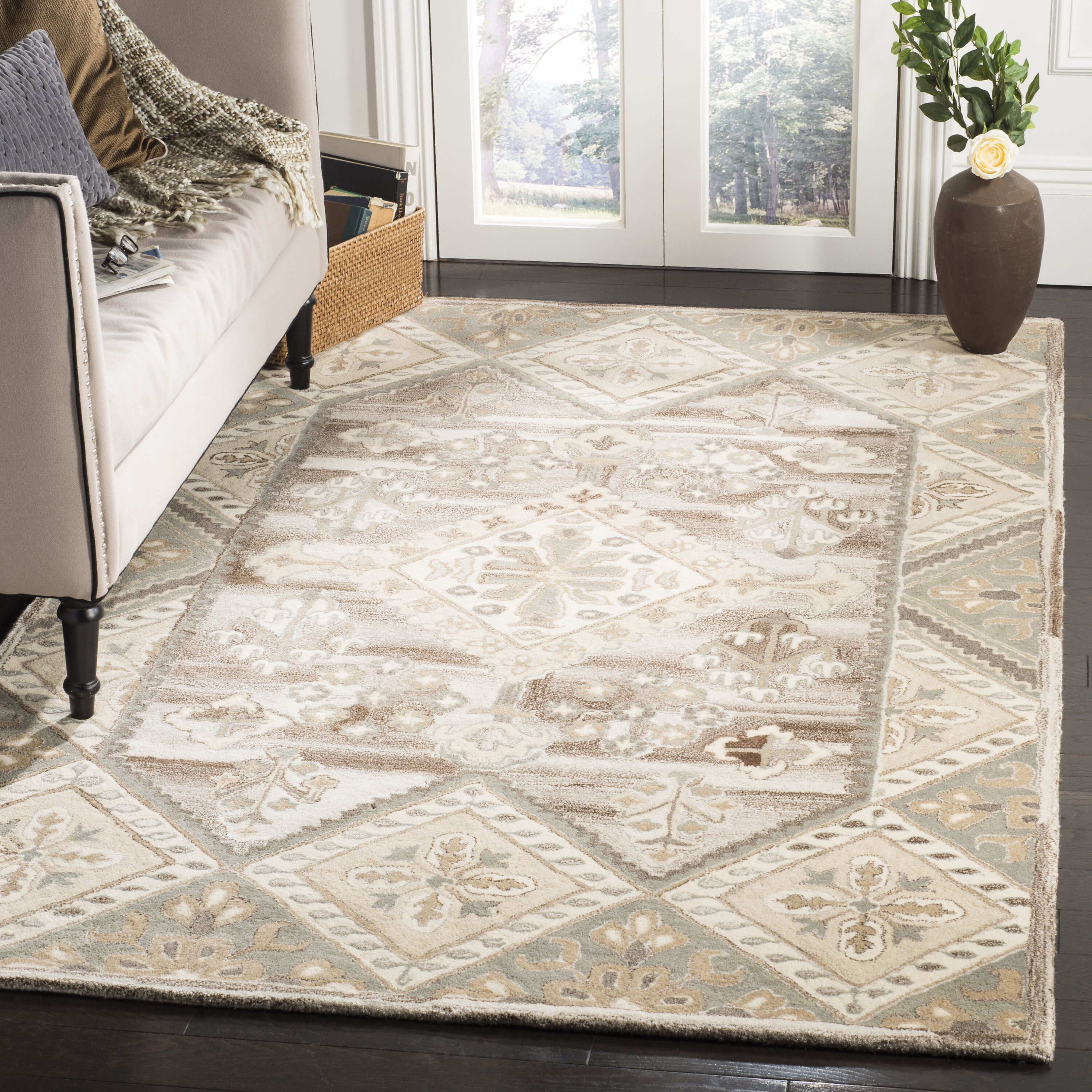  Wyndham 379 Ivory/Gray Traditional 5ft x 8ft Medium Rectangle Rug