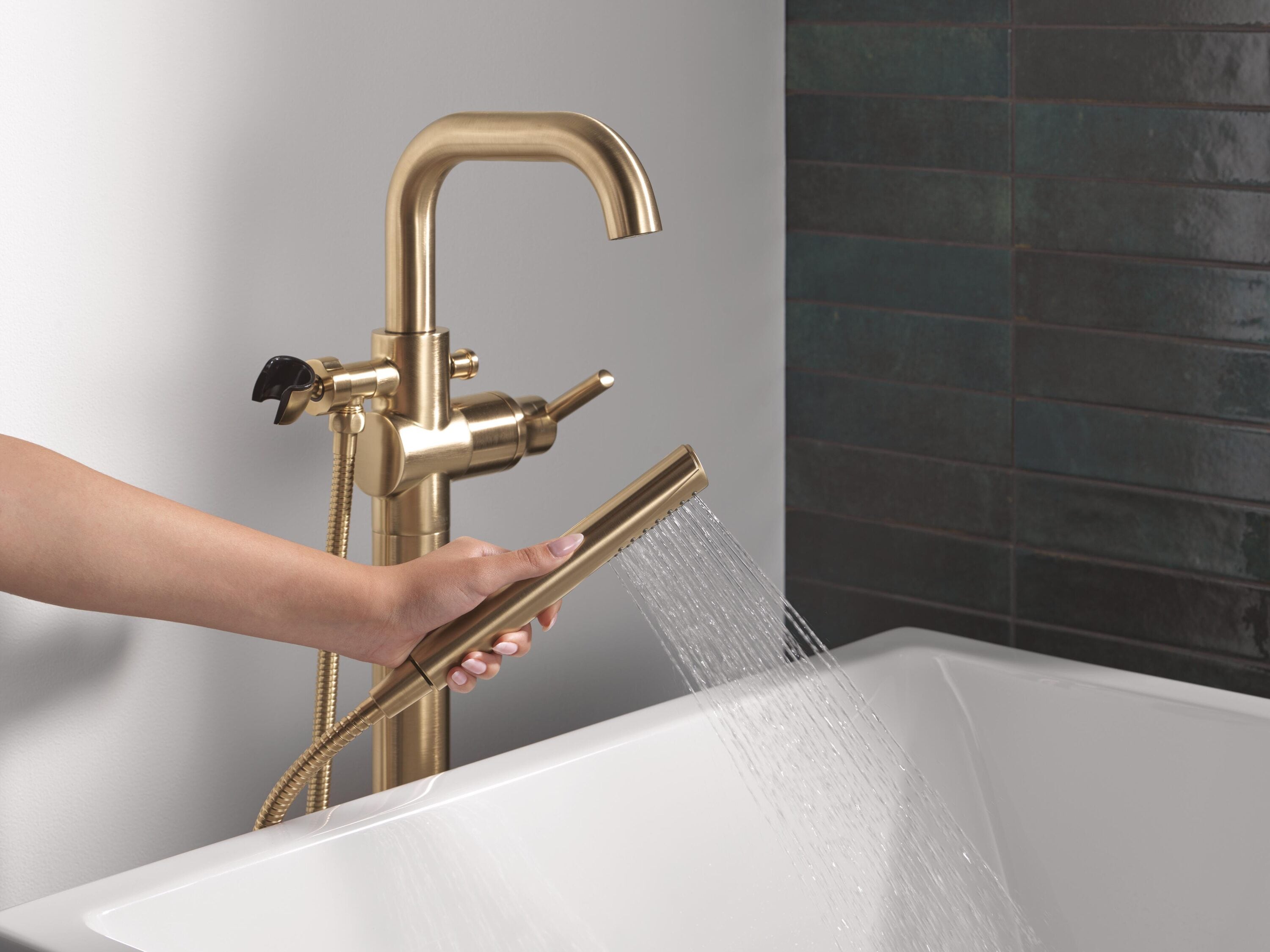 Delta T4754-CZFL Roman-Tub-Faucets - View #6