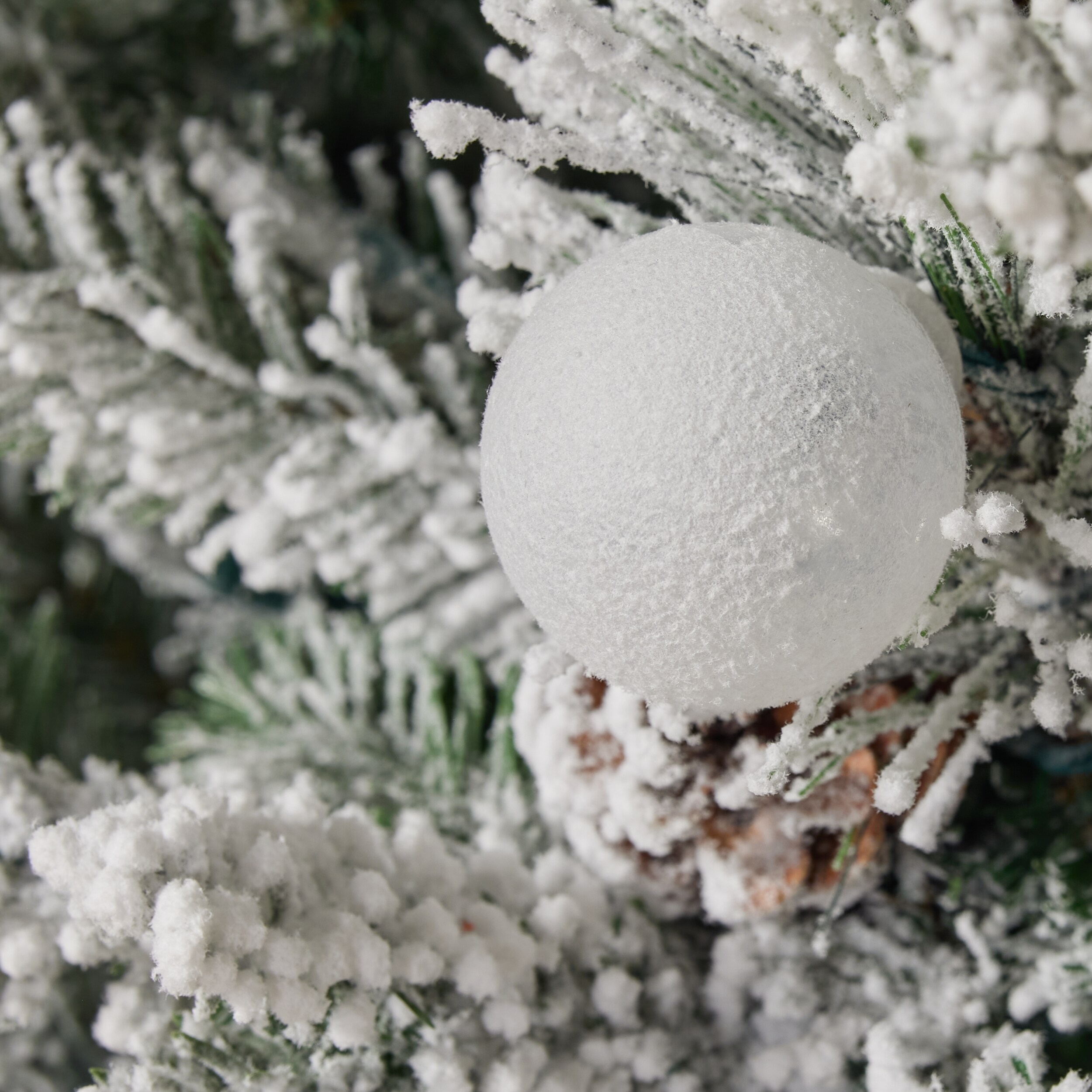 GE 22044LO Artificial-Christmas-Trees - View #3