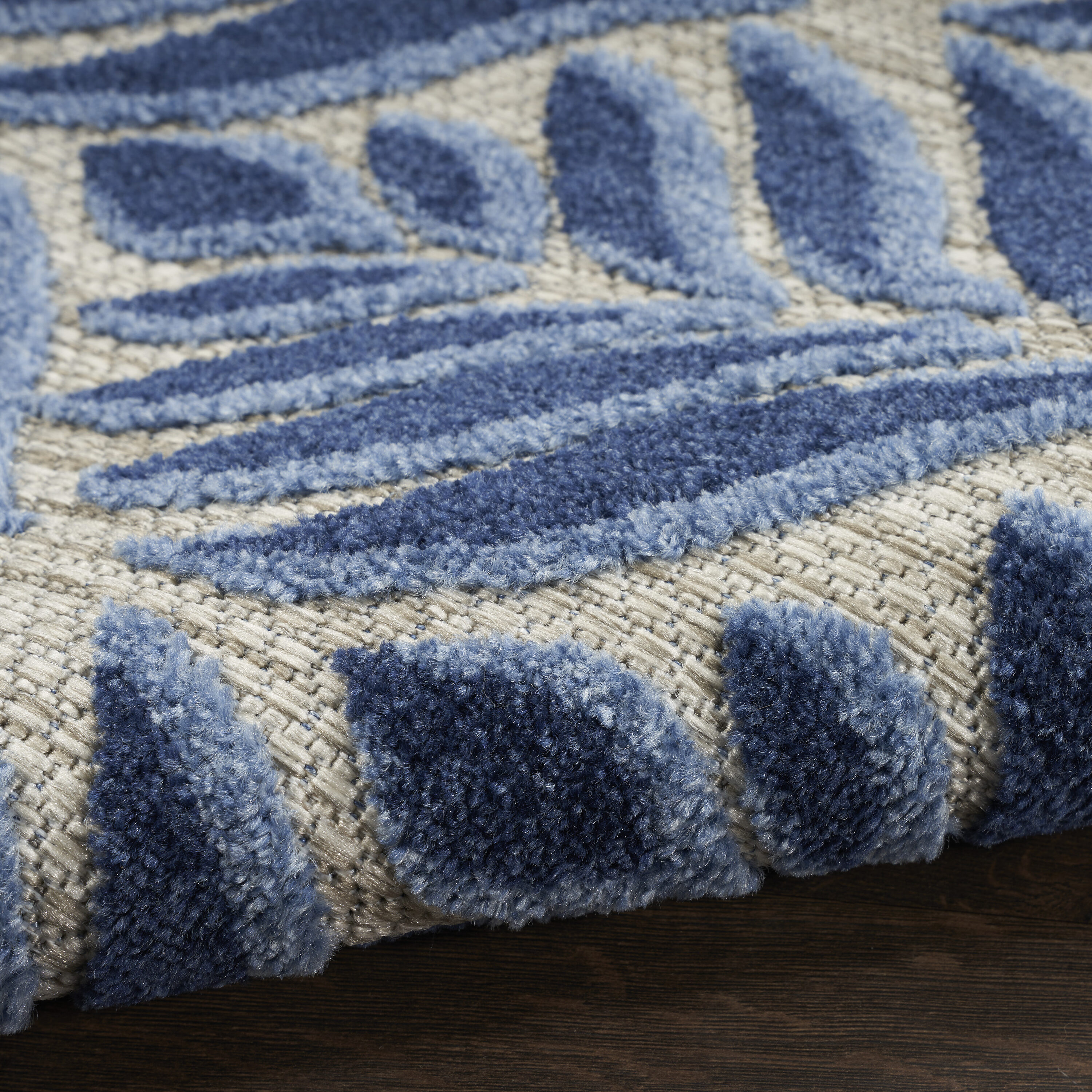 Aloha Blue Floral 2'8" x 4' Synthetic Flat Woven Outdoor Rug