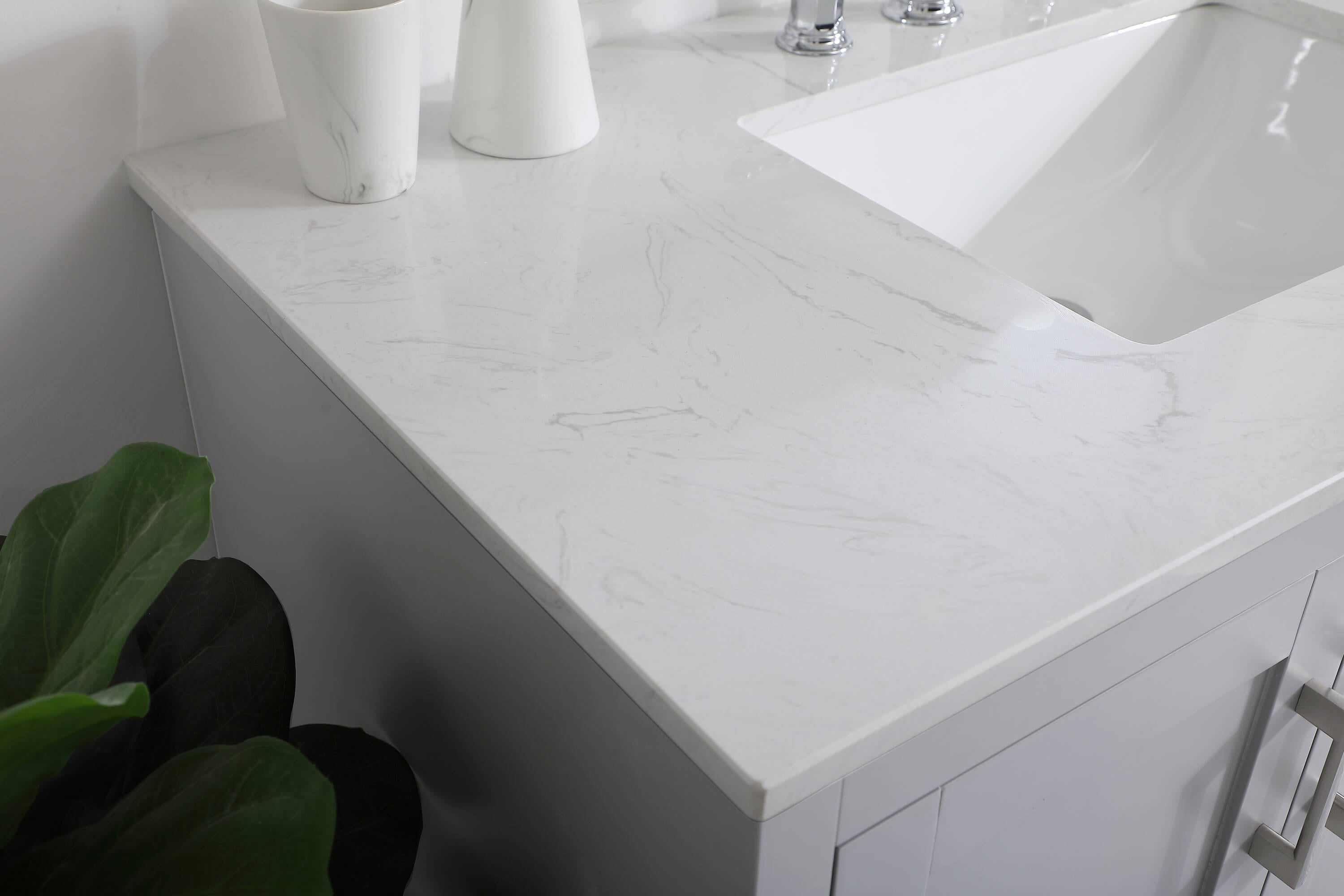 Gray 42" Single Bathroom Vanity with Quartz Top