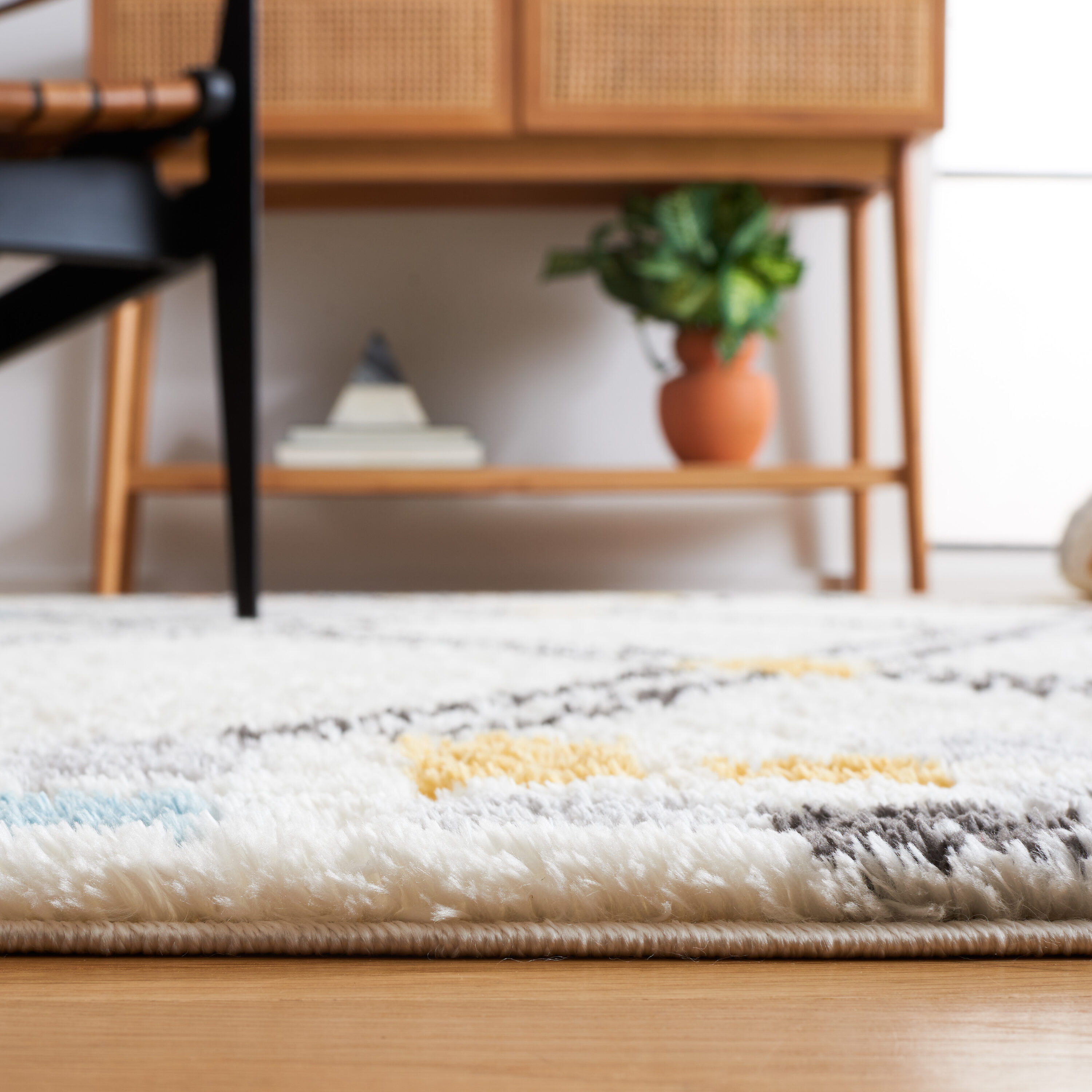 Ivory and Grey Moroccan Diamond 8' x 10' Synthetic Area Rug