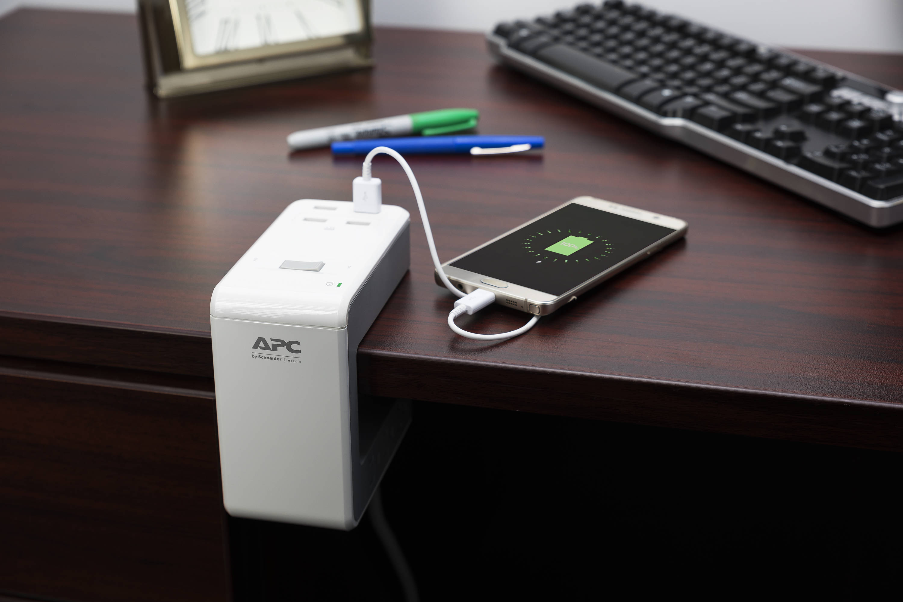APC PE6U4W Surge-Protectors - View #9