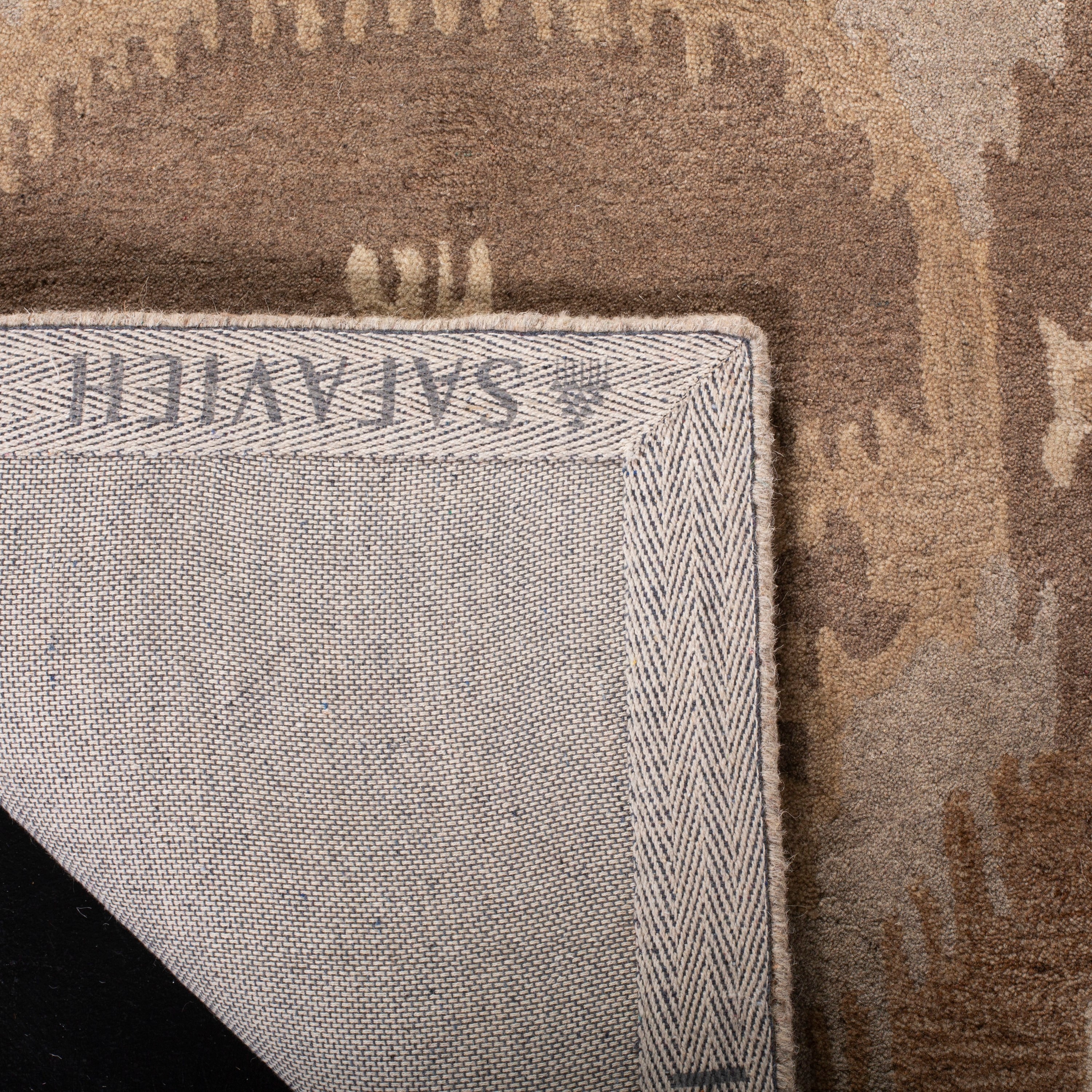 Safavieh 2'6" x 4' Multicolor Wool Hand-Tufted Area Rug