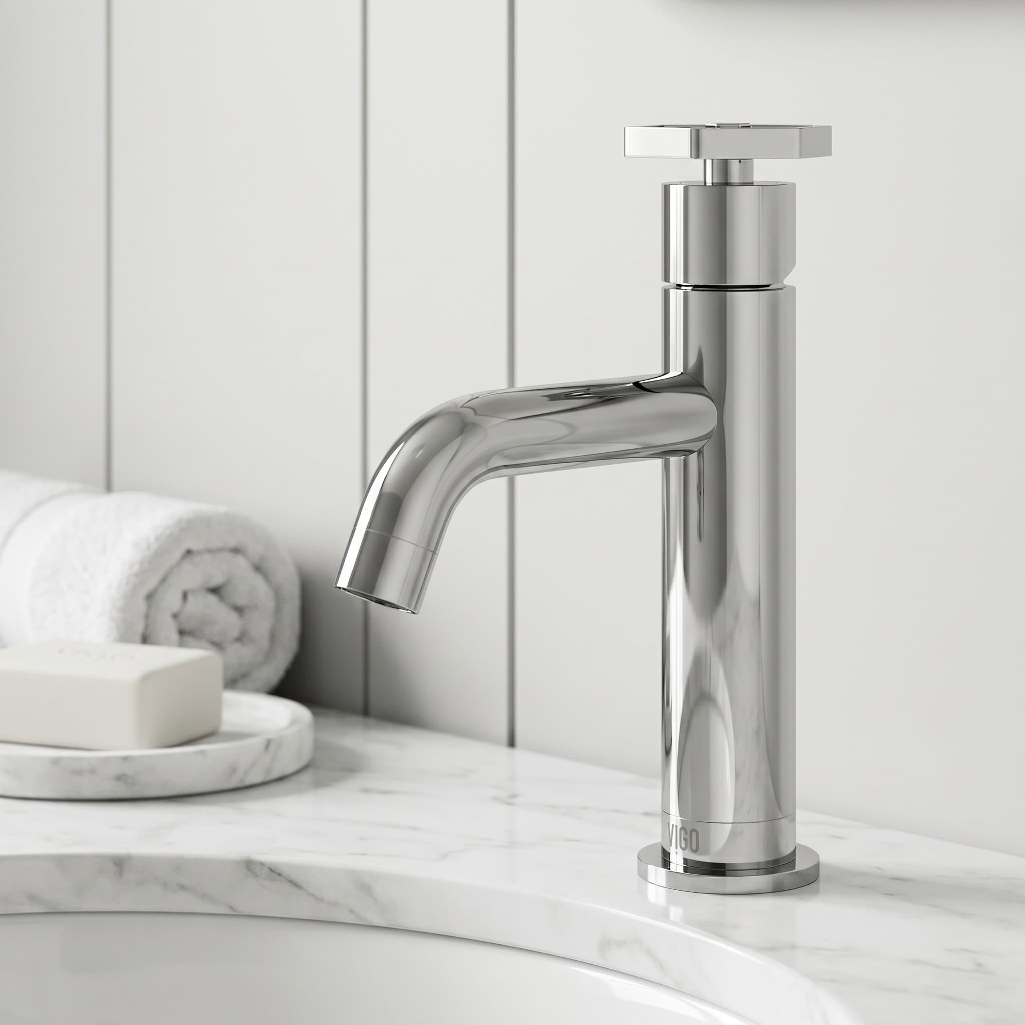 VIGO VIGO Ruxton Single Hole Bathroom Faucet in Chrome