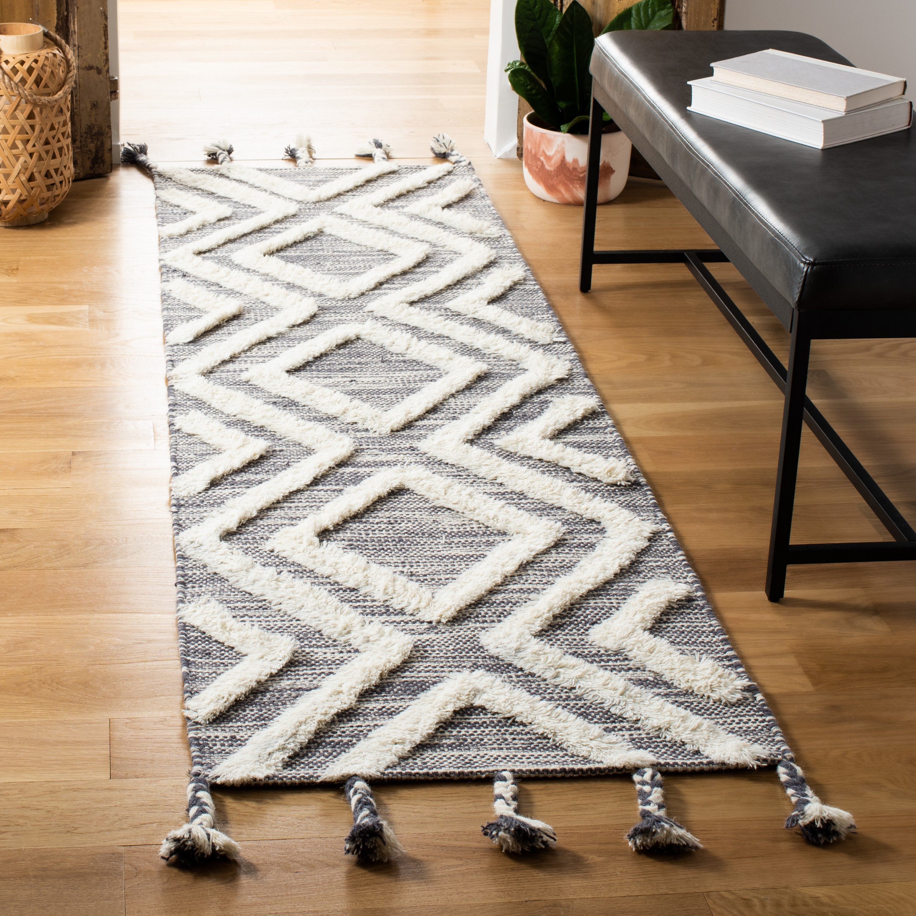 Safavieh KNY331F-28 Kenya Shouko 2 x 8 (ft) Tufted Wool Gray/Ivory Rectangular Indoor Abstract Bohemian/Eclectic Runner rug