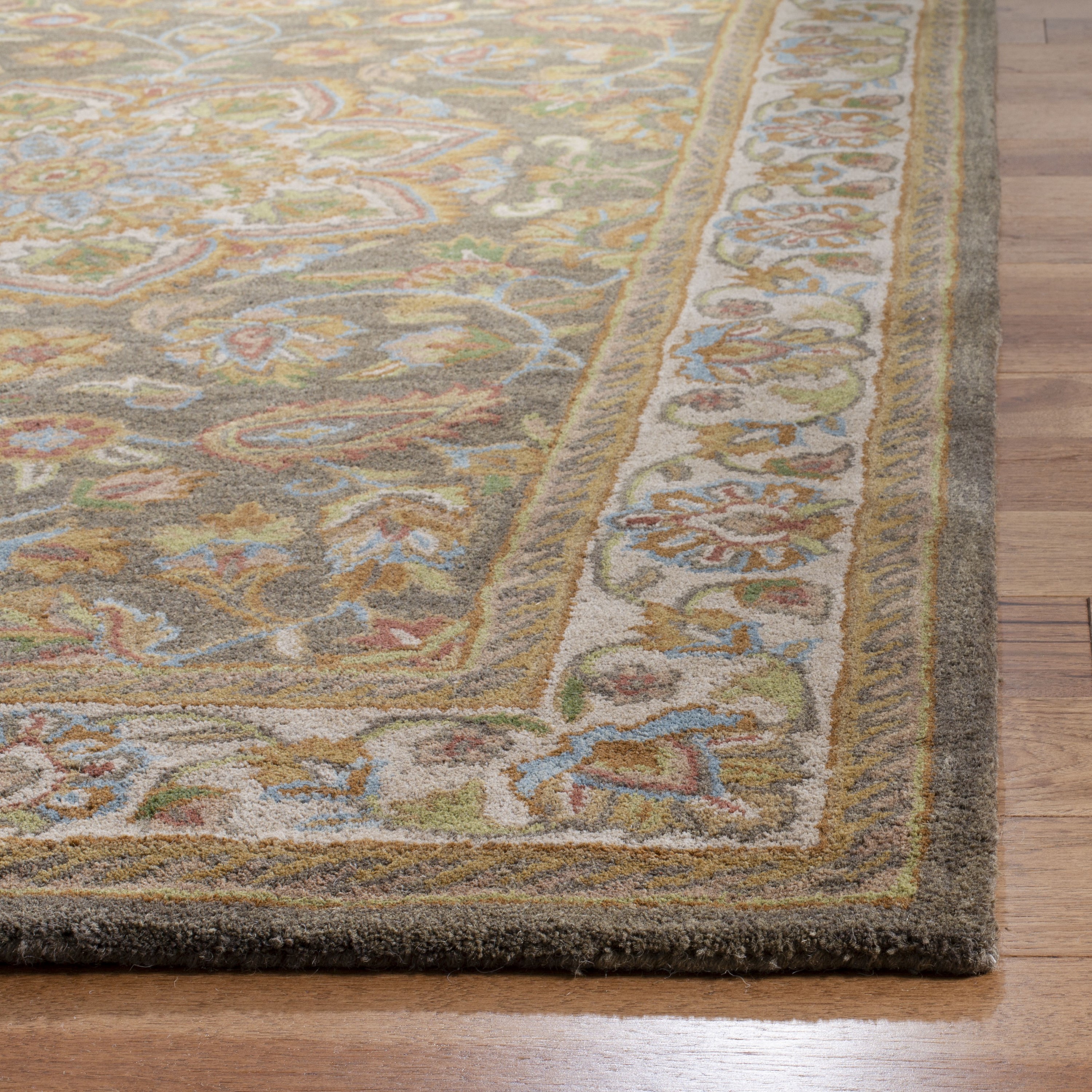 Ivory and Green Hand-Tufted Wool Area Rug, 5' x 8'