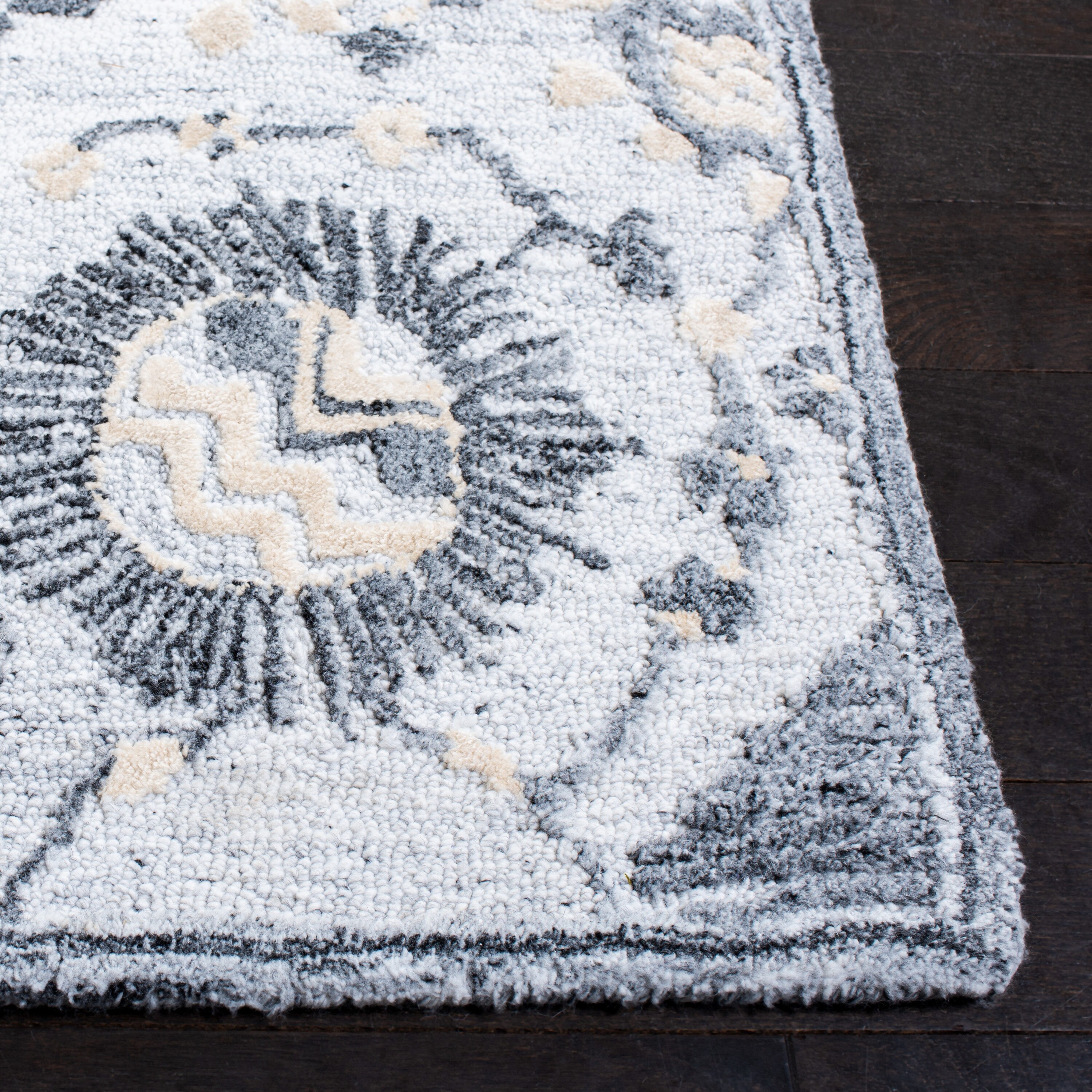 Safavieh GLM569A-6SQ rugs - View #3