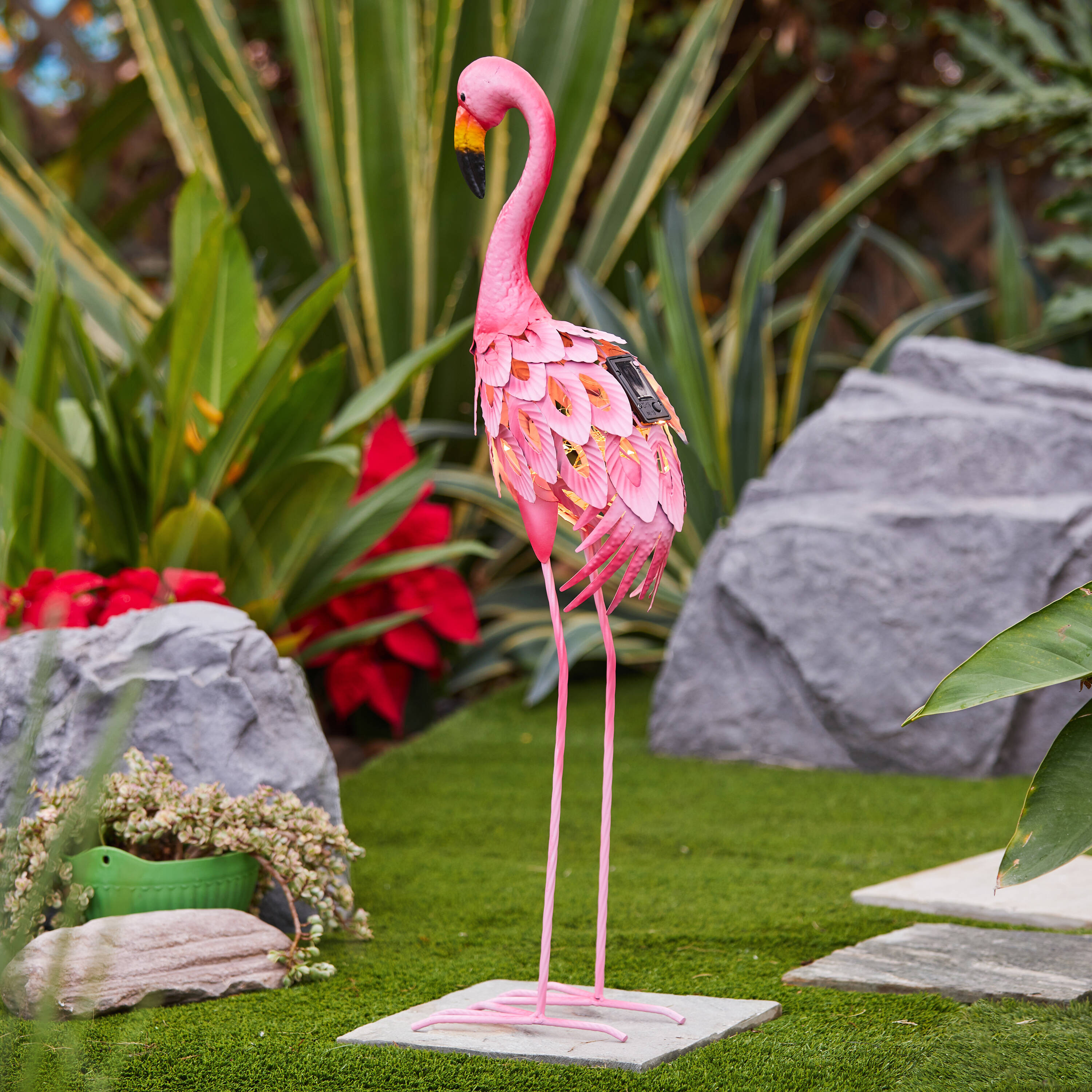 34-Inch Pink Metal Flamingo Garden Statue with Solar Lights