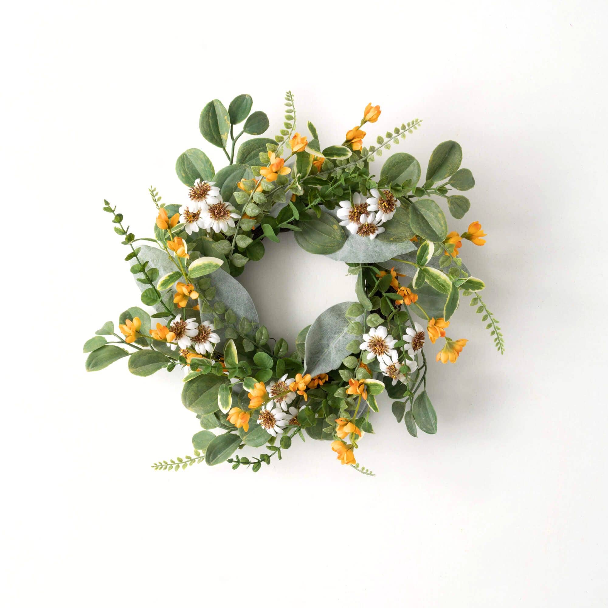 Sullivans DAI6 18-Inches Yellow Indoor/Outdoor Hanging Mixed greenery Artificial wreath
