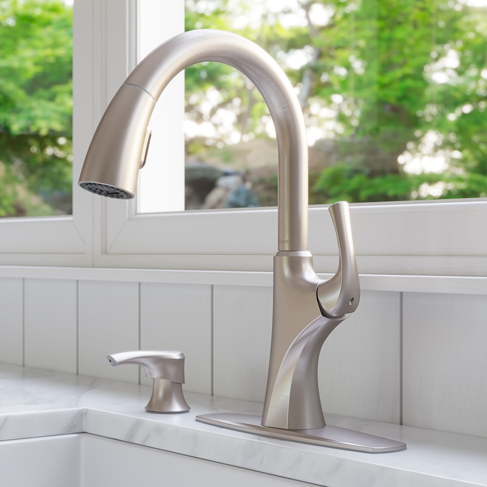Pfister F-529-7RCHGS Rancho Stainless Steel Single Handle Deck-mount Pull-down Kitchen Faucet with Sprayer ( Deck Plate Included ) (Soap Dispenser Included)