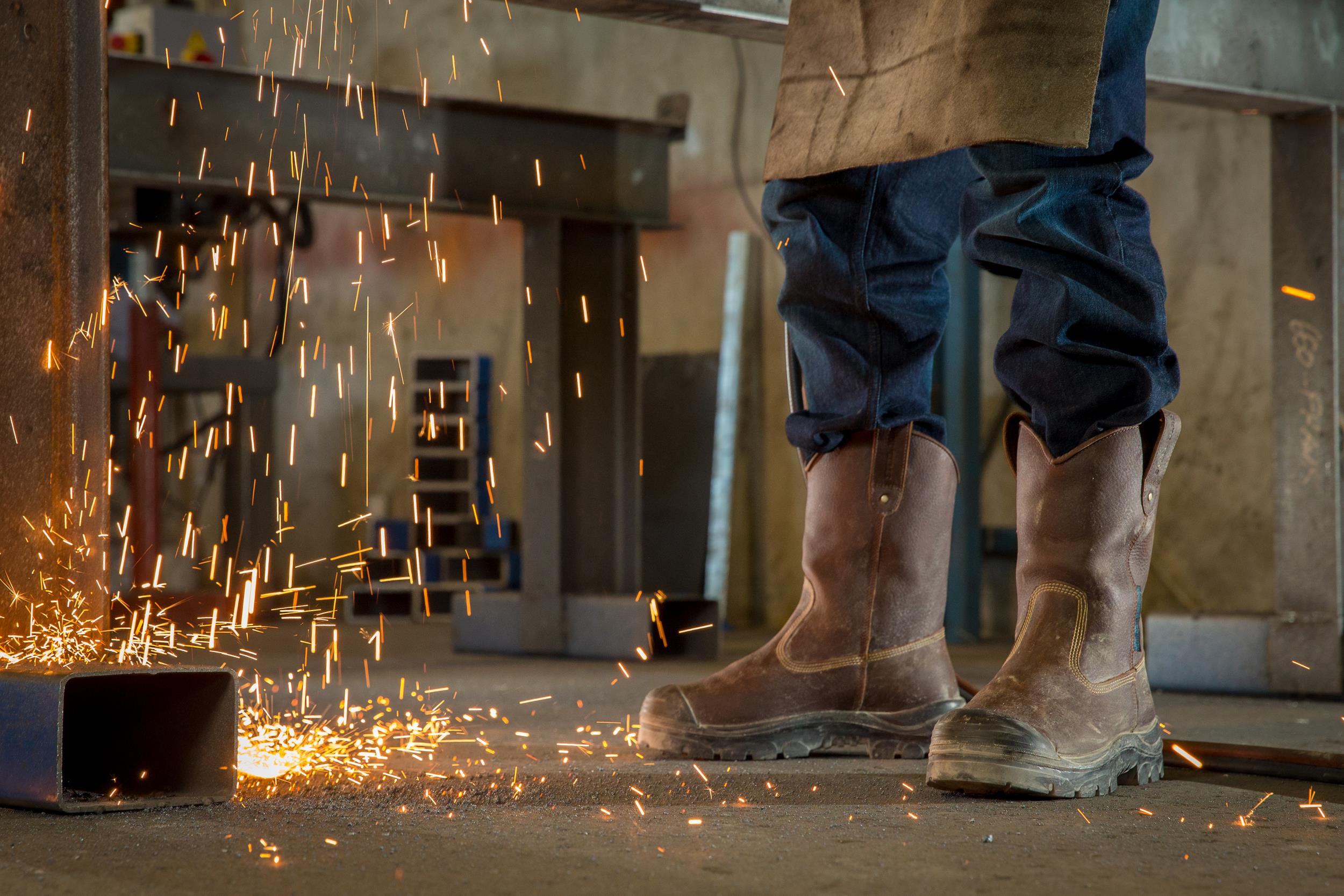 Steel Blue Mens Oak Waterproof Steel Toe Work Boots Size: 13 Wide at