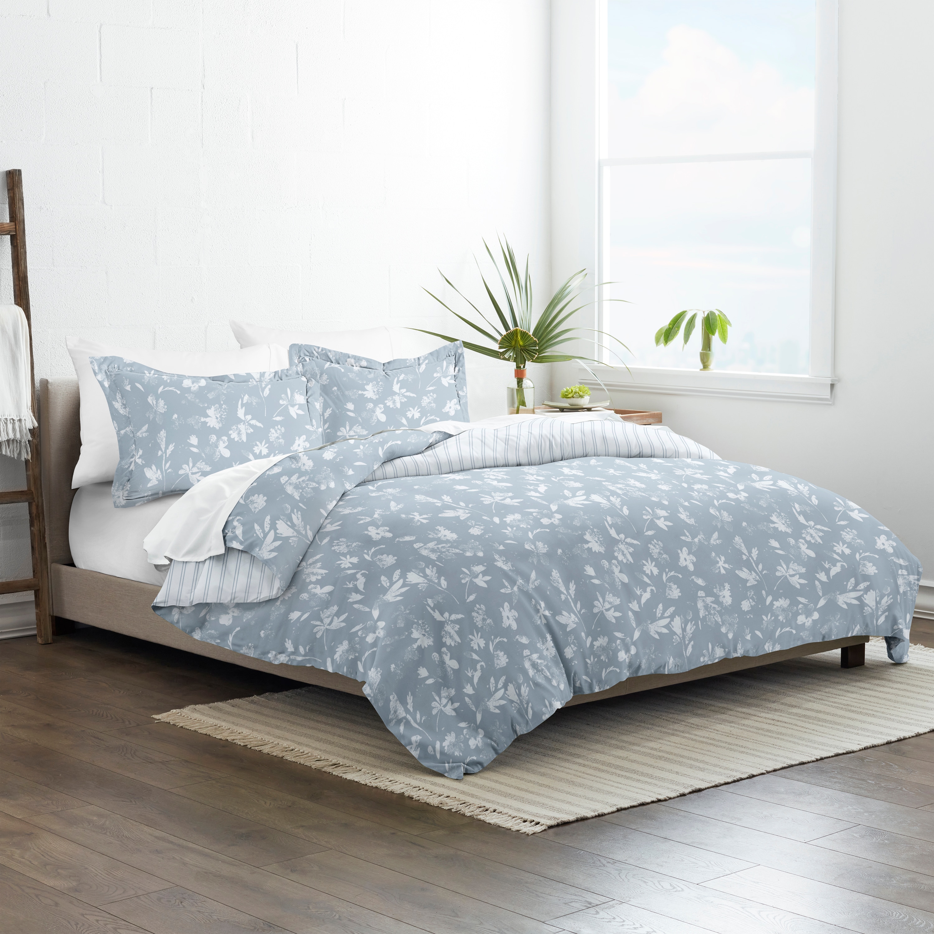 Ienjoy Home Home 3-Piece Light Blue Full/Queen Duvet Cover Set in the  Bedding Sets department at