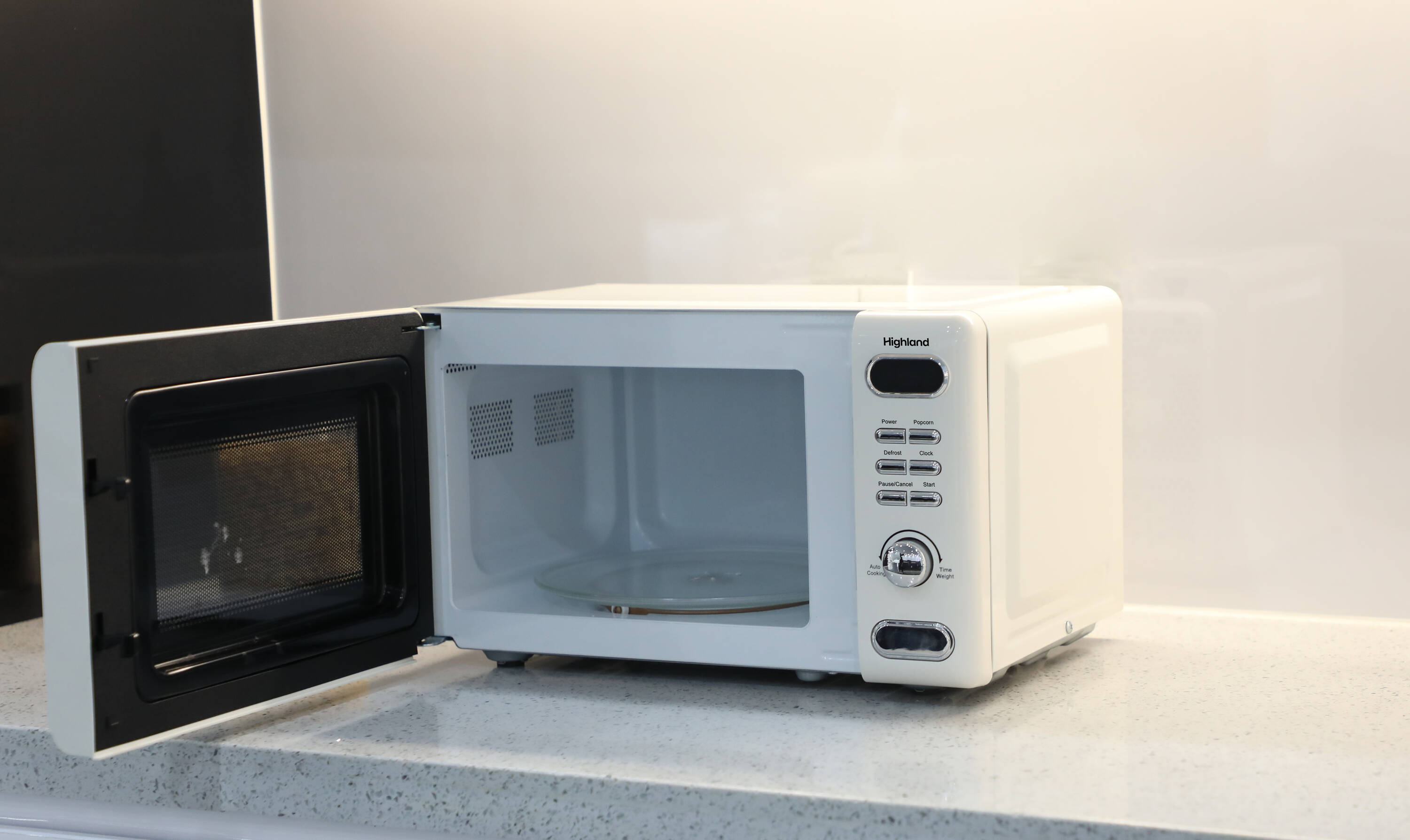 Comfee' 0.7 cu. ft. 700 Watt Compact Countertop Microwave in Cream