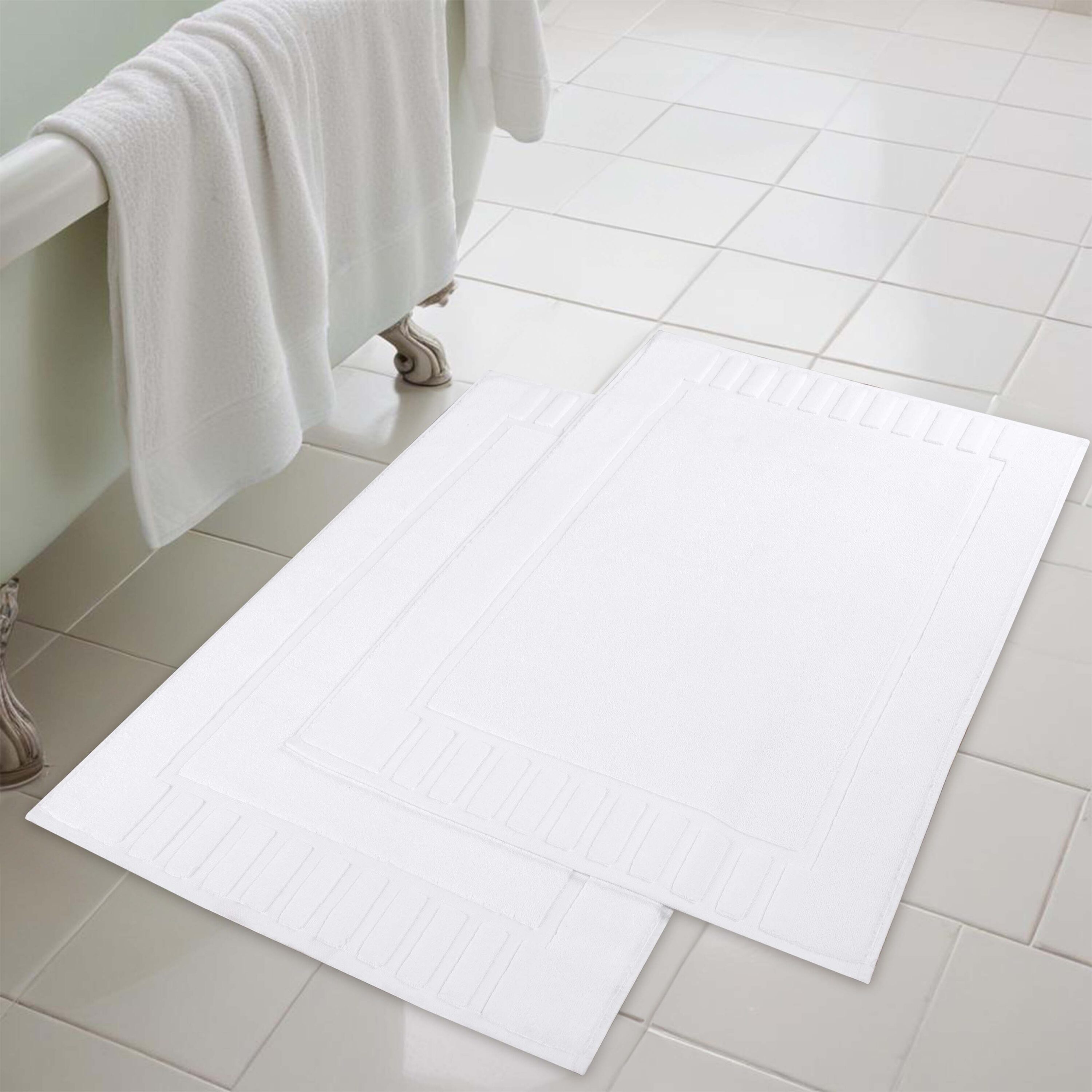 Superior 22-in x 35-in White Cotton Bath mat set