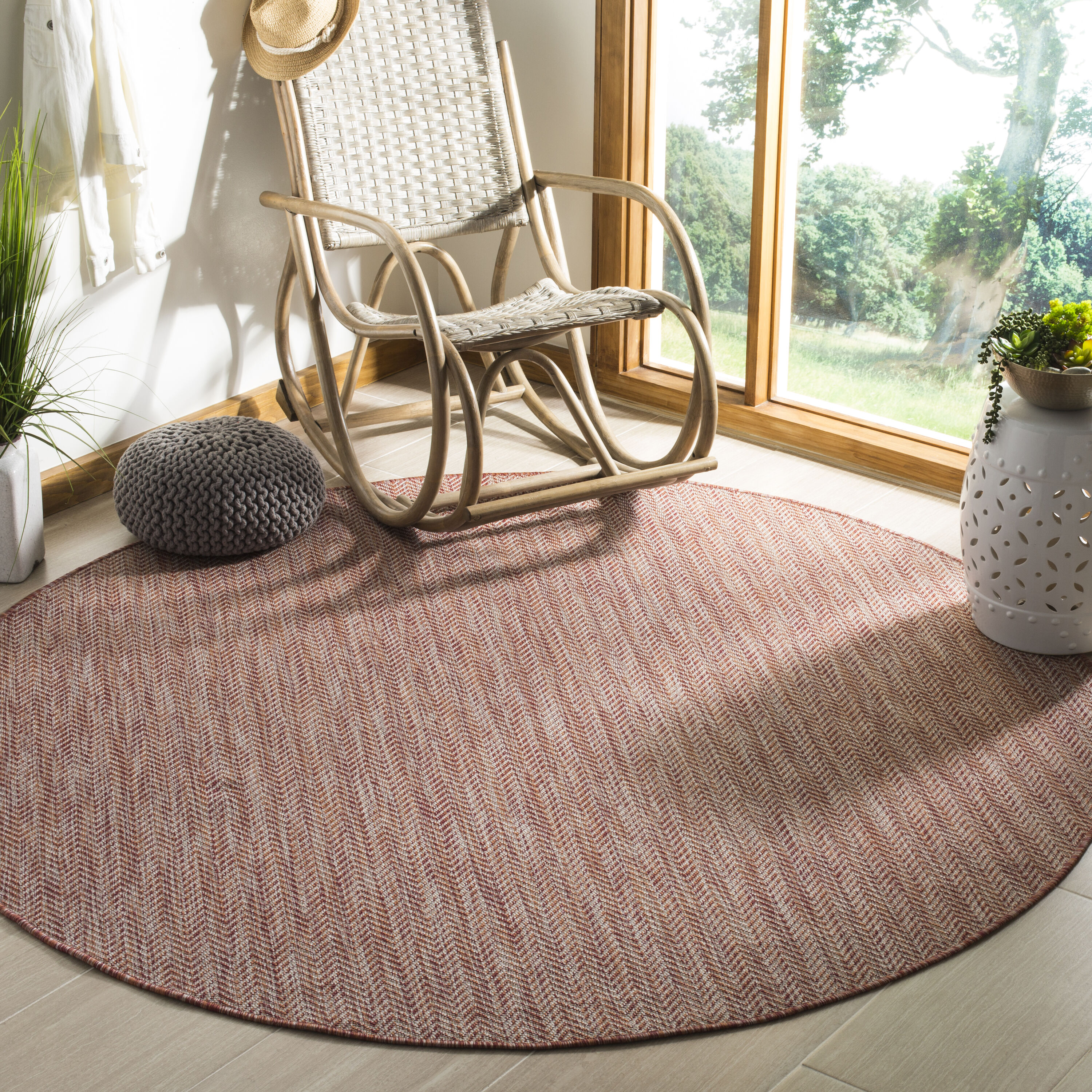 Safavieh CY8022-36521-7R Courtyard Newtown 7 x 7 (ft) Loomed Polypropylene Red/Beige Round Indoor/Outdoor Chevron Area rug