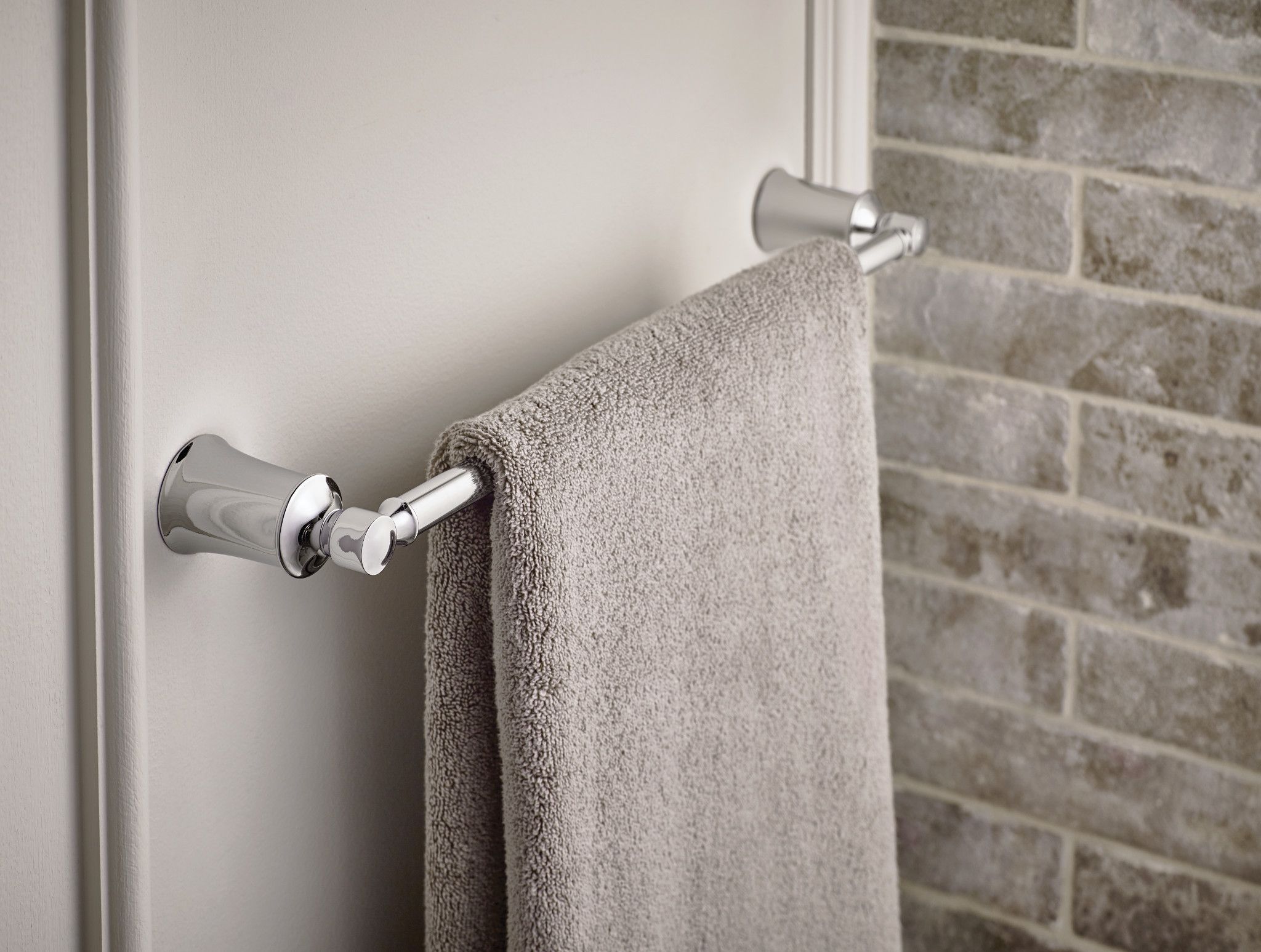 Moen Dartmoor 18-in Chrome Wall Mount Single Towel Bar Yb2118ch At 