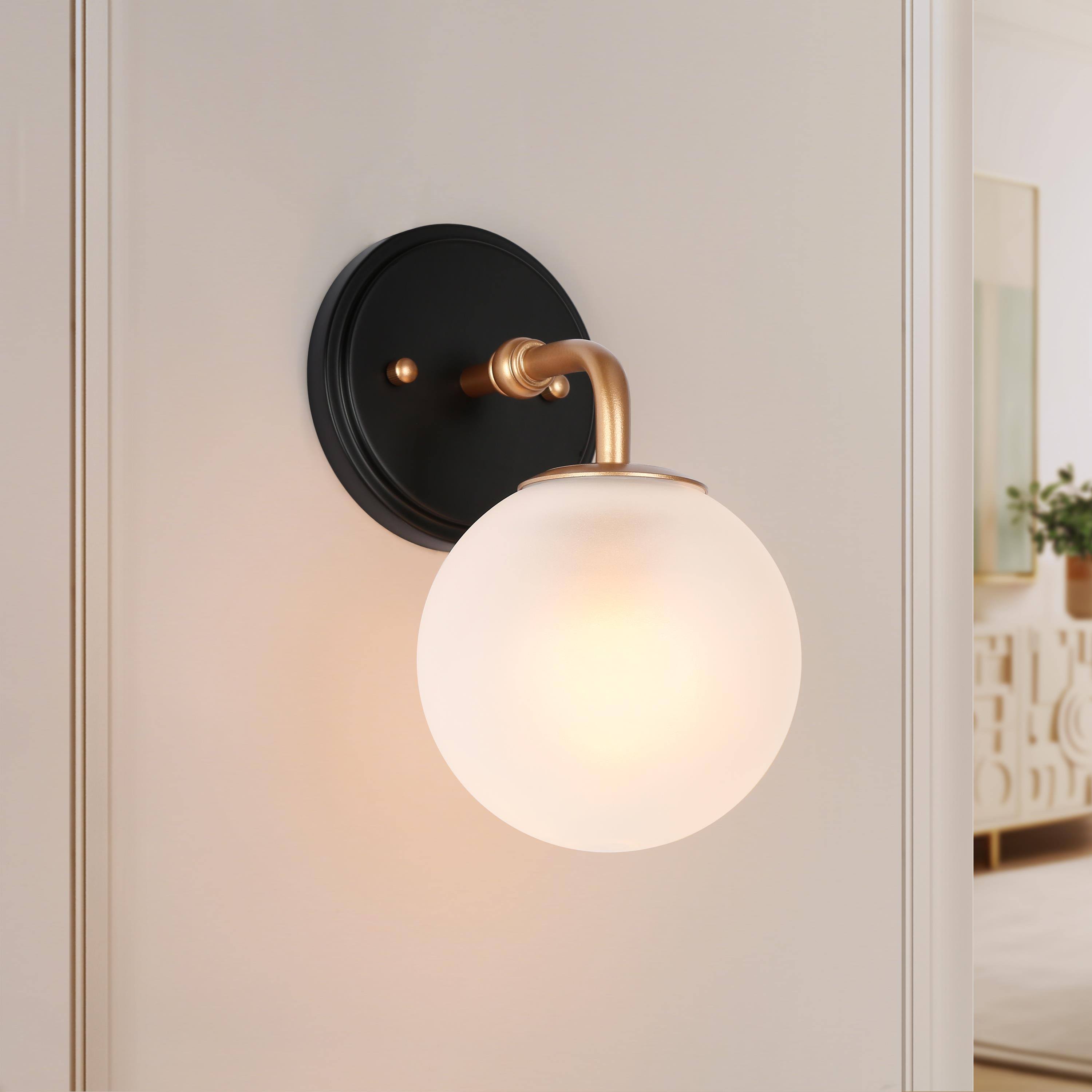 LNC LAVYQVM4623O7C Cllenqy 5.5-in W 1 -Light Matte Gold Wall Sconce