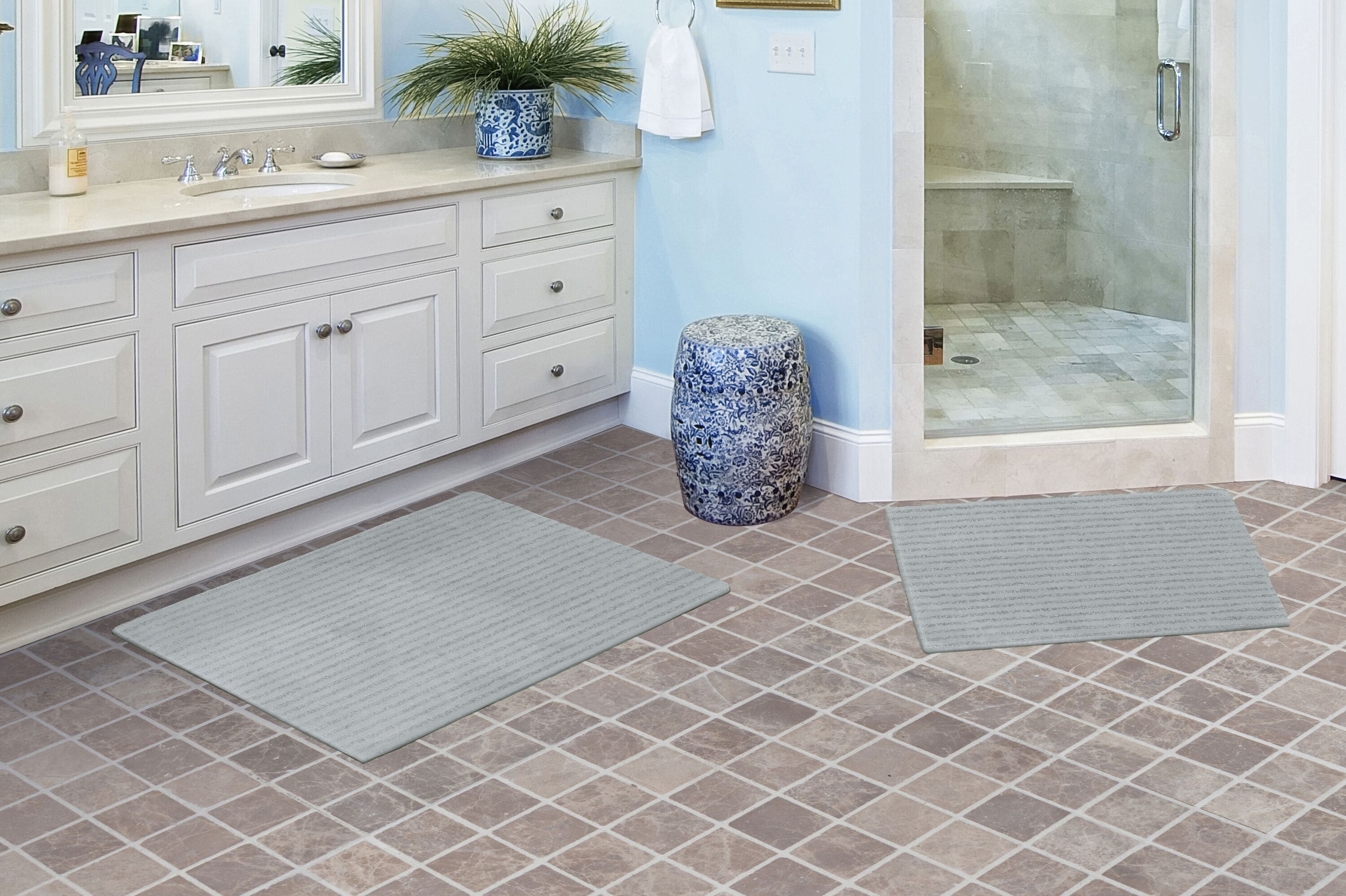 Garland Rug BA080W2P04I7 Sheridan 21-in x 34-in Platinum Gray Nylon Bath mat set