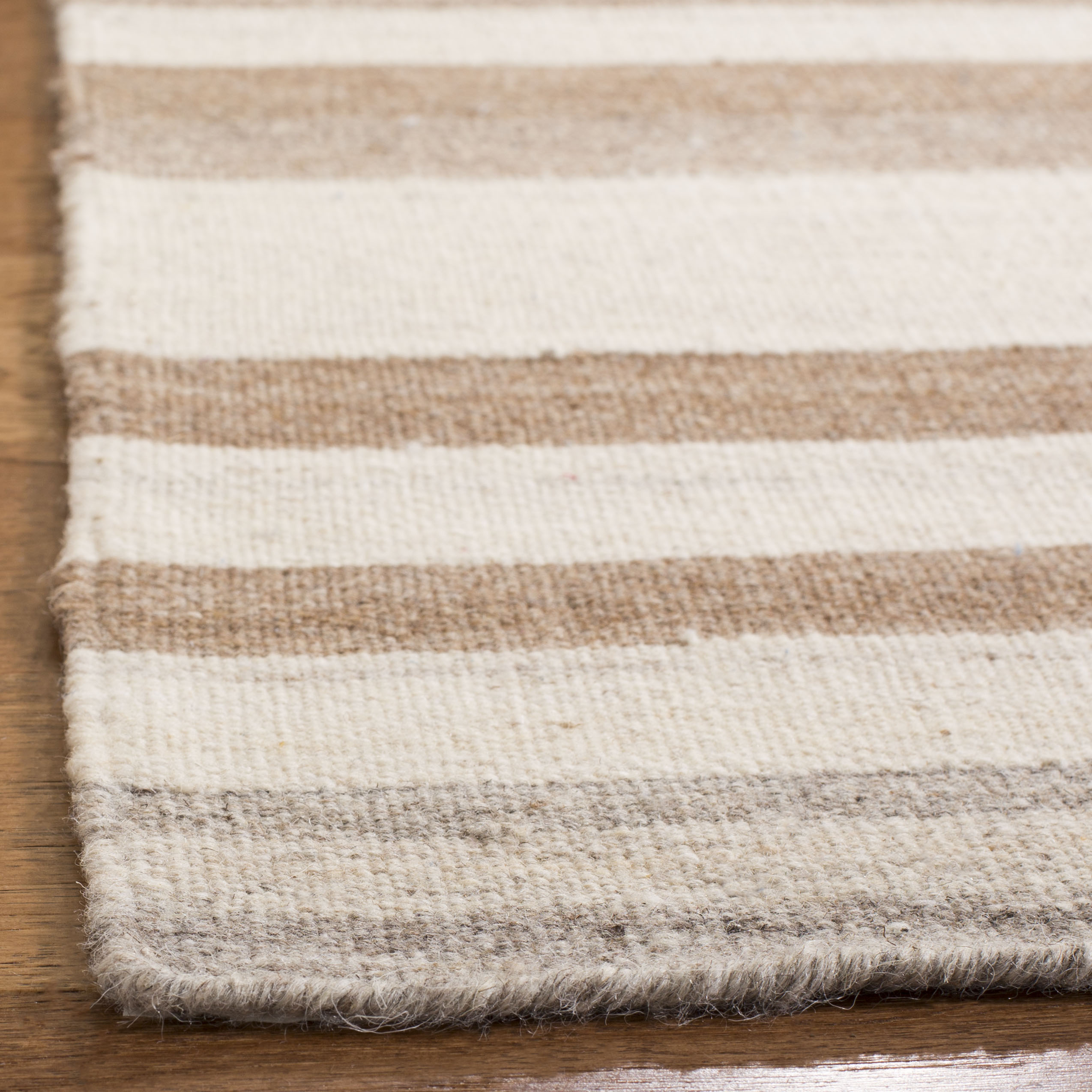 Safavieh DHU631A-5 rugs - View #3
