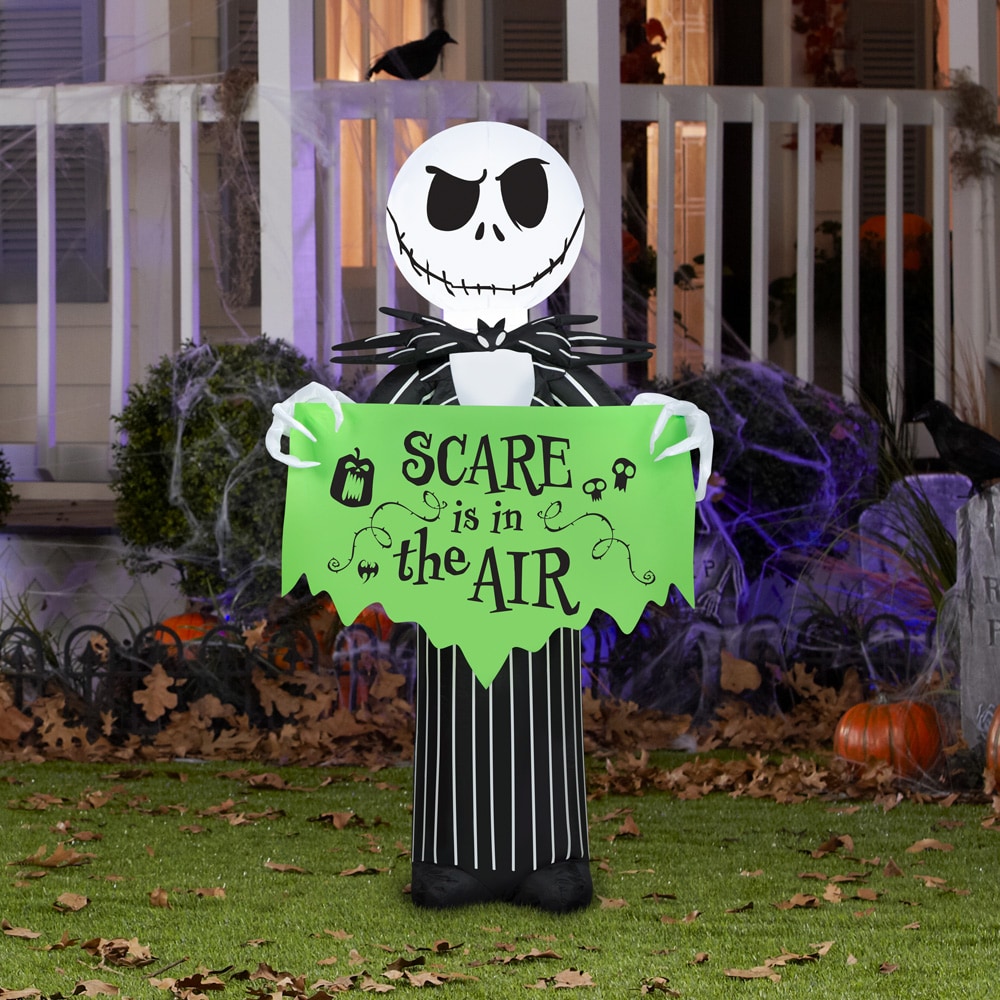 Disney 2.84-ft Pre-Lit The Nightmare Before Christmas Jack Skellington Yard  Decoration in the Outdoor Halloween Decorations & Inflatables department at