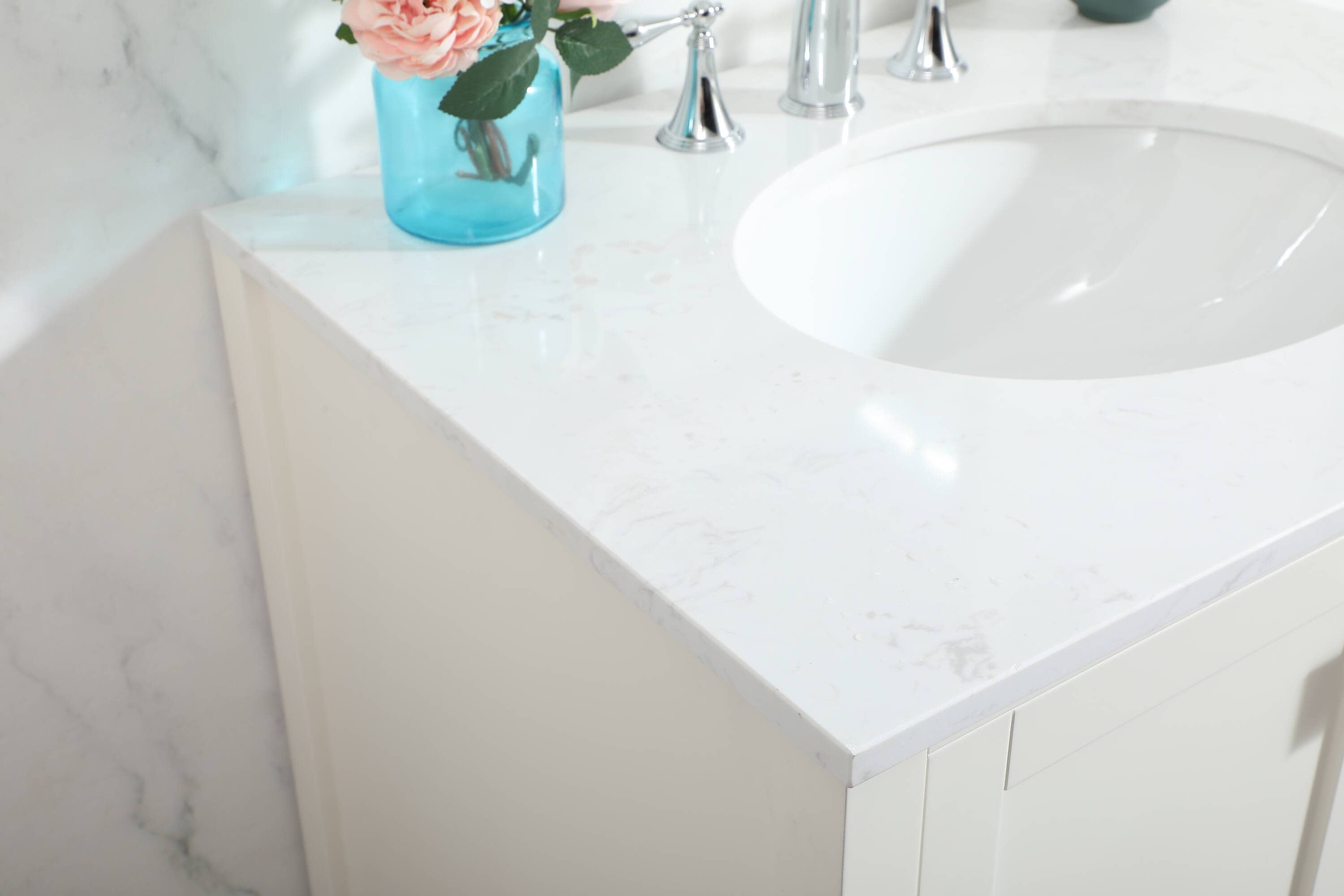 Irene 30" White MDF Single Bathroom Vanity with Quartz Top
