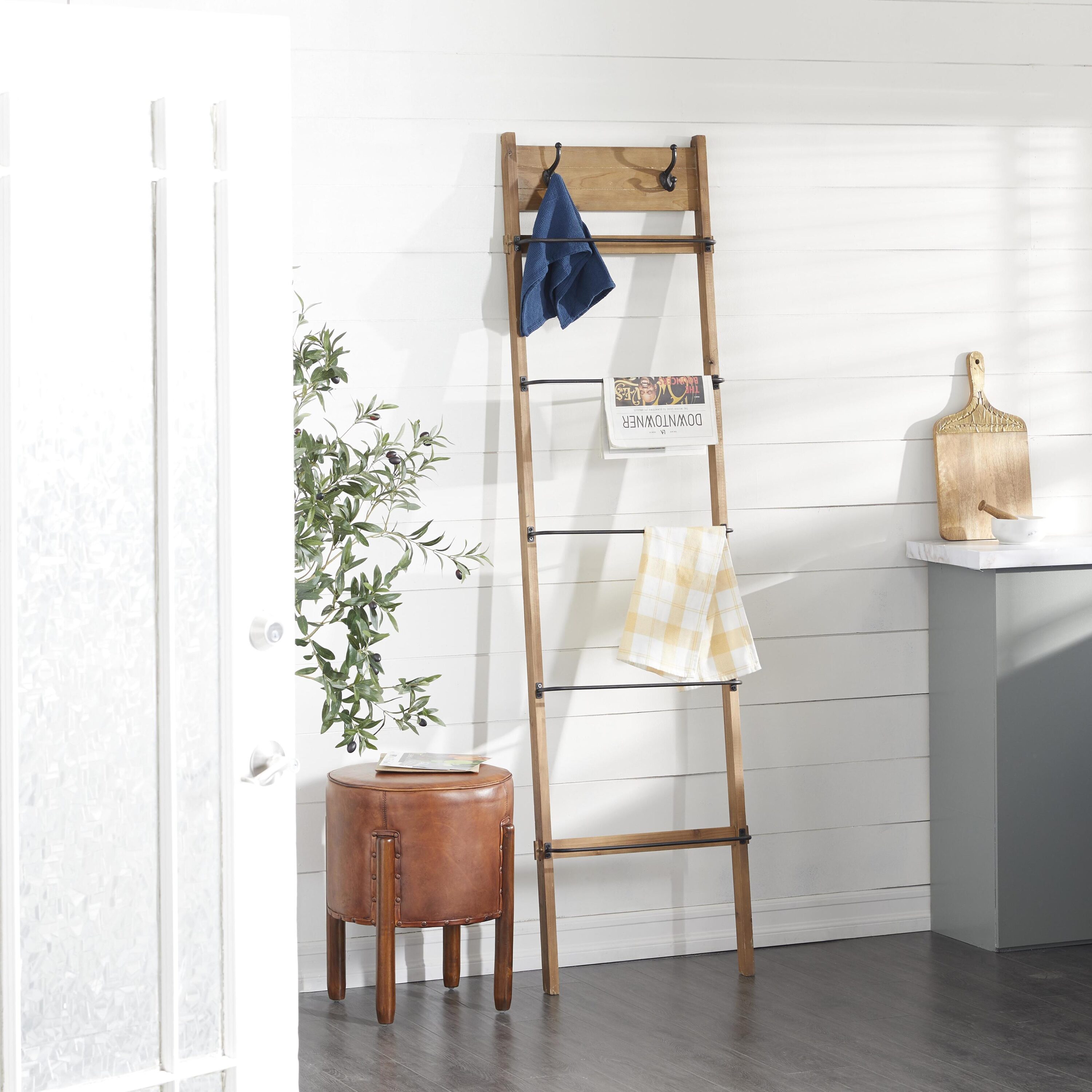 Grayson Lane 43412 Brown 5 Rack with Hooks Pine Leaning Blanket ladder