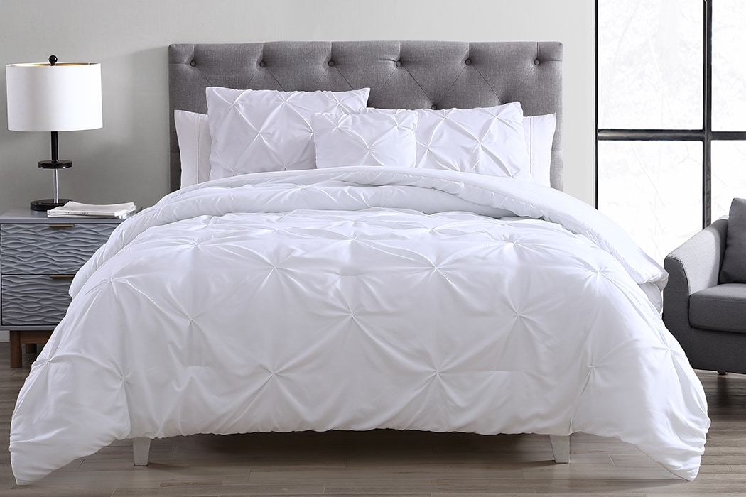 The Nesting Company Spruce 4 Piece Comforter Set White Abstract Queen ...