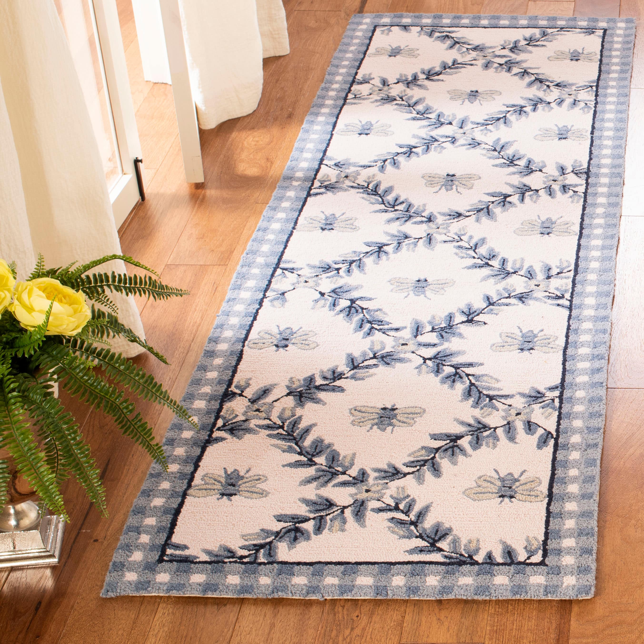 Safavieh HK55D-28 Chelsea Stratford 3 x 8 (ft) Hooked Wool Ivory/Blue Rectangular Indoor Trellis Runner rug