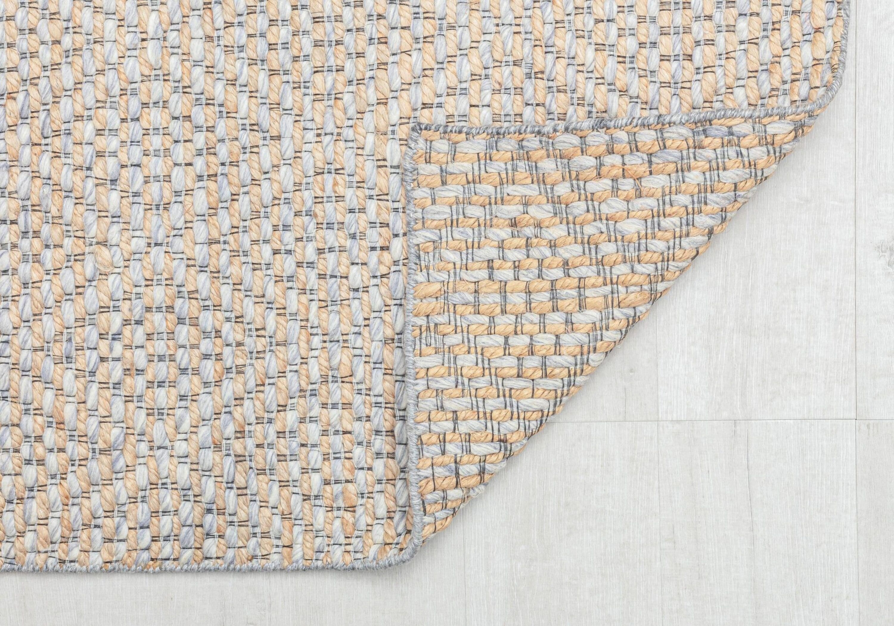Gray and Beige Diamond Wool 5' x 7' Area Rug