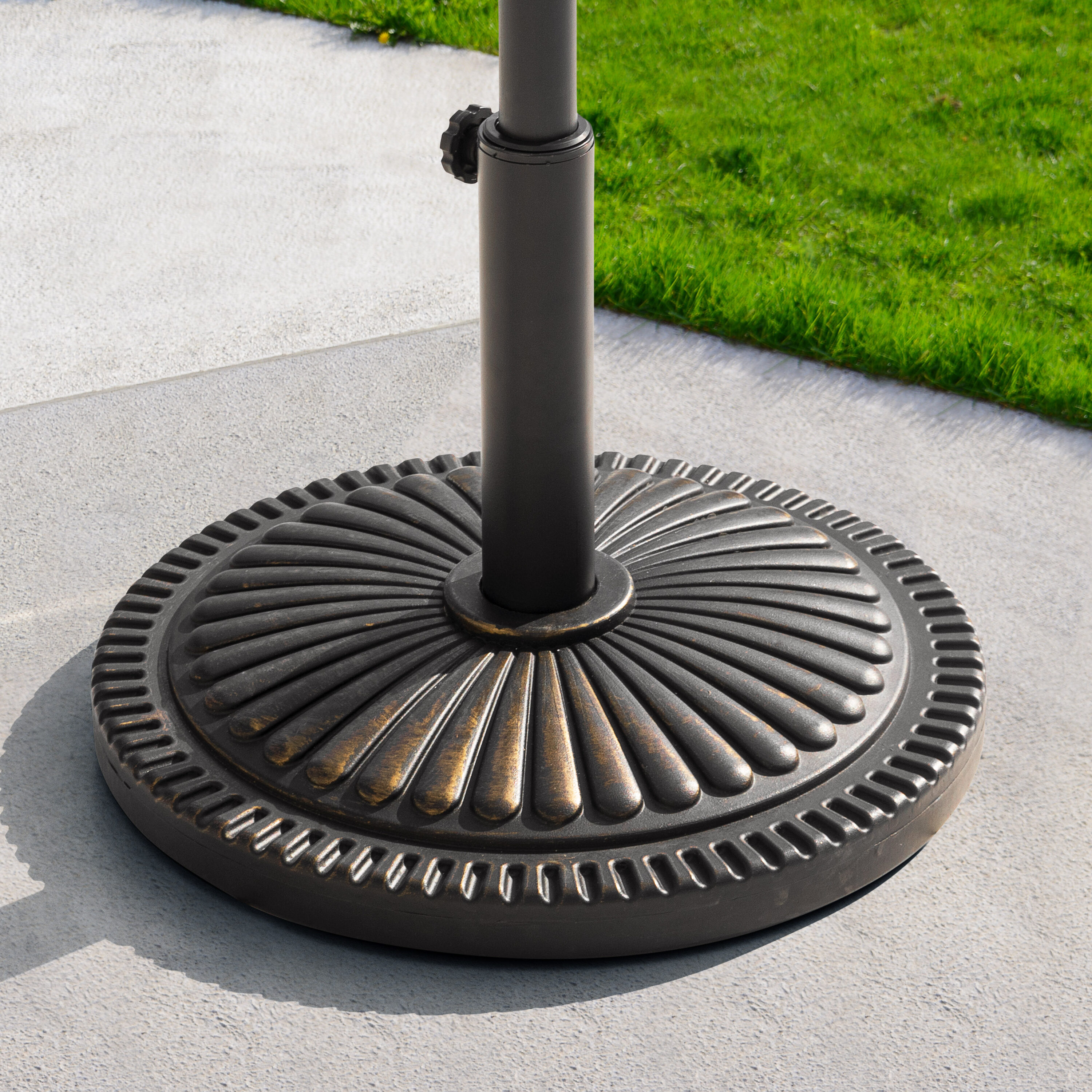 Nuu Garden OO03 Patio Umbrella Base Black with gold-painted edge Patio Umbrella Base