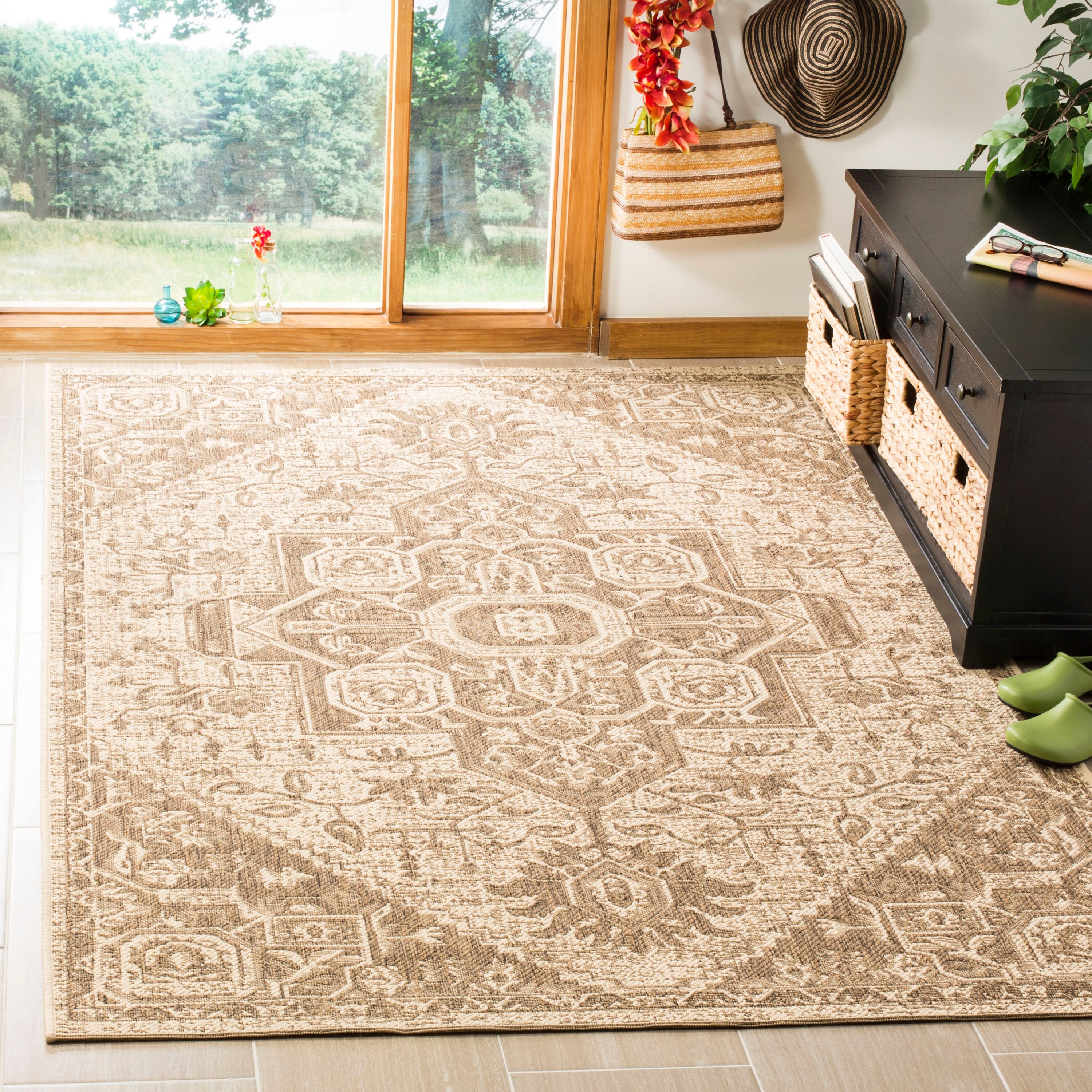 Safavieh LND138B-3 Linden Efmorfia 3 x 5 (ft) Loomed Polypropylene Beige/Cream Rectangular Indoor Floral/Botanical Vintage Throw rug